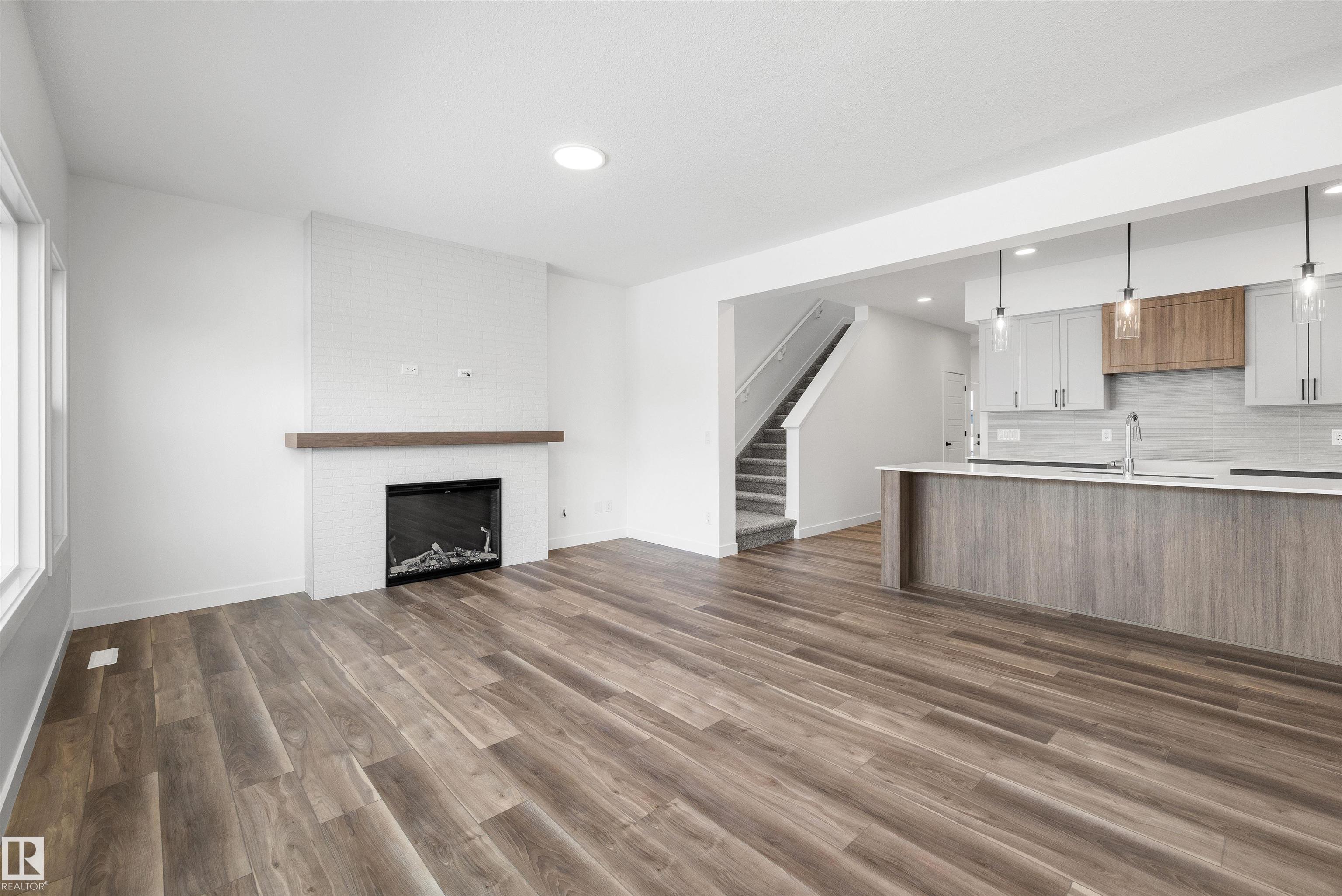 https://zimg.paragon.ice.com/ParagonImages/Property/PM/RAE/225385674/24/0/0/2dd32b088f44bb033e02130aff0574c7/1/1e99ec3beabcfc3b67b74abe85e6c805/225385674-f5a39035-85f7-446f-a161-8c00a11a84fb.JPG