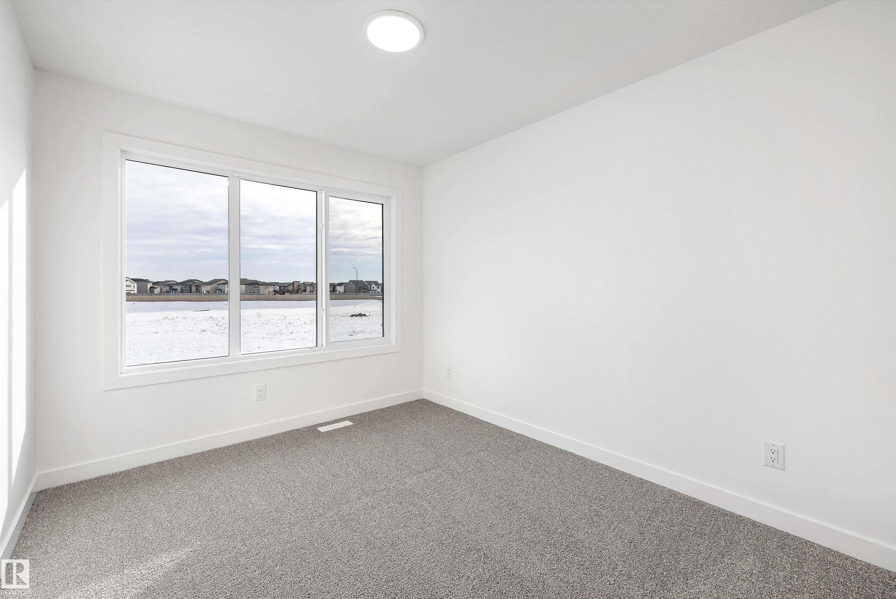 https://zimg.paragon.ice.com/ParagonImages/Property/PM/RAE/225385674/32/0/0/bca5cb2b14b155aa02e68731a0cc610d/1/1e99ec3beabcfc3b67b74abe85e6c805/225385674-8637ce40-923a-4905-9c8e-5619a2b4d689.JPG