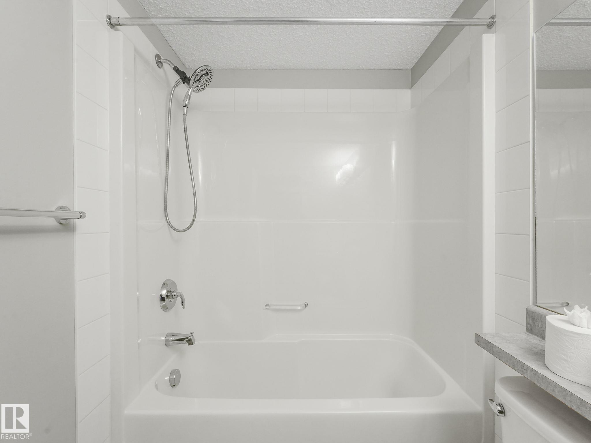 Photo 15 at 201 - 3670 139 Avenue NW, Clareview Town Centre, Edmonton