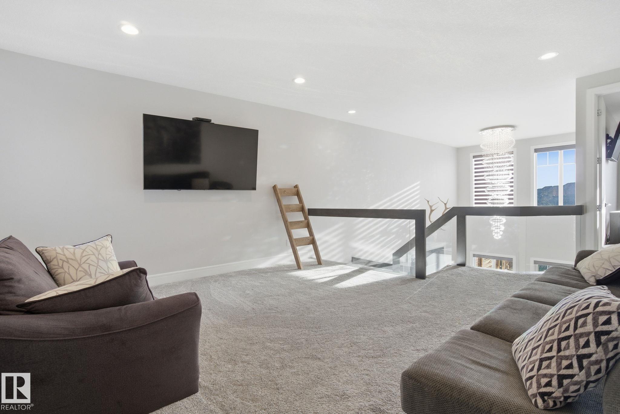 Photo 19 at 1333 Graydon Hill Way SW, Graydon Hill, Edmonton