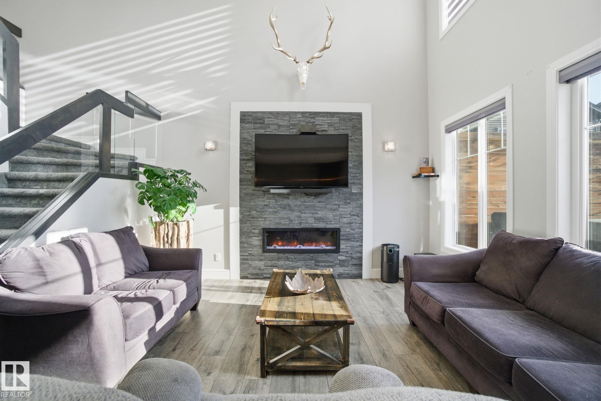 Photo 4 at 1333 Graydon Hill Way SW, Graydon Hill, Edmonton