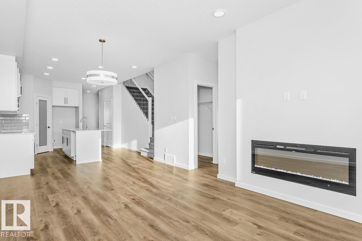 Photo 8 at 4293 Kinglet Drive NW, Kinglet Gardens, Edmonton