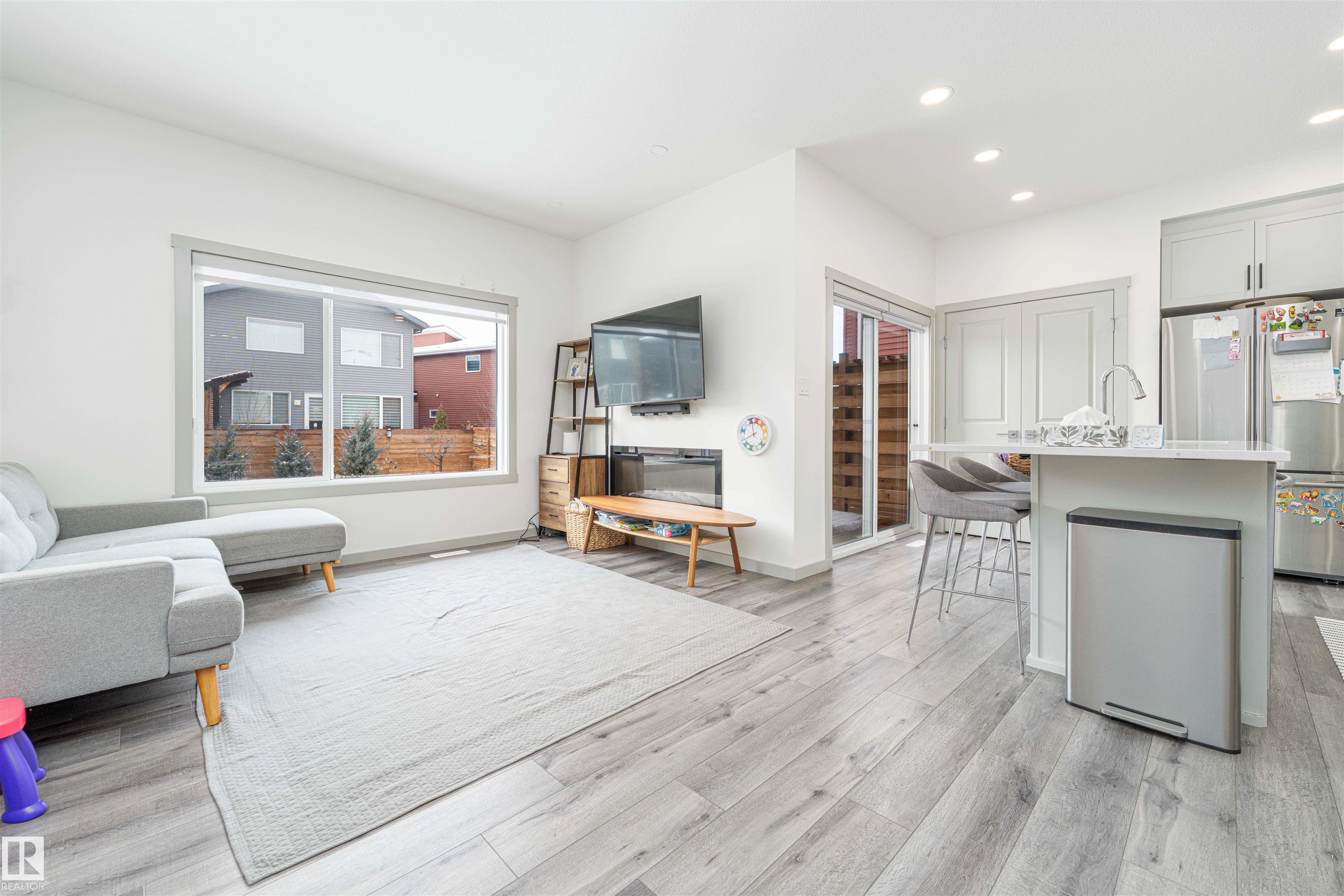 Photo 11 at 2330 Kelly Circle SW, Keswick, Edmonton