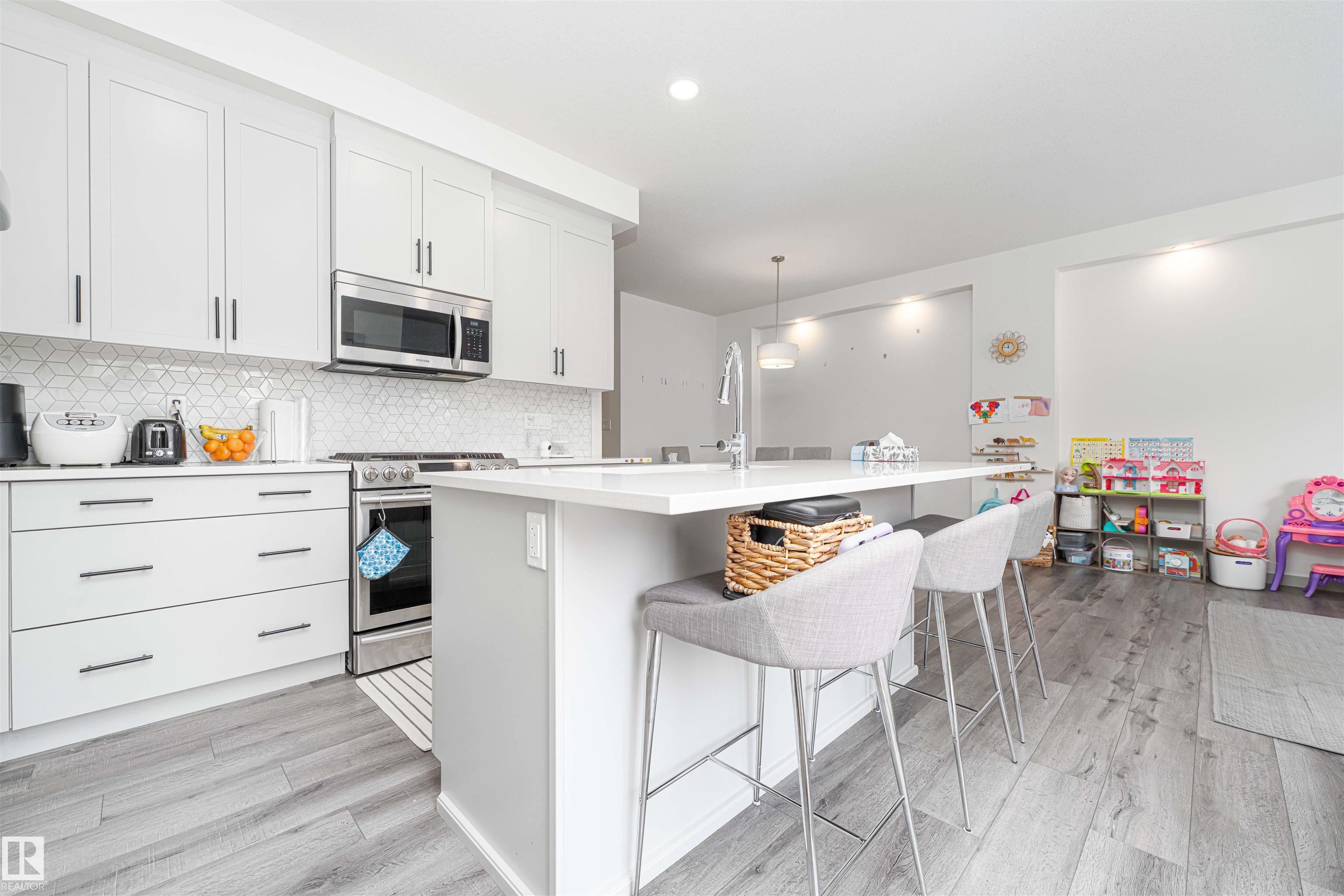 Photo 13 at 2330 Kelly Circle SW, Keswick, Edmonton