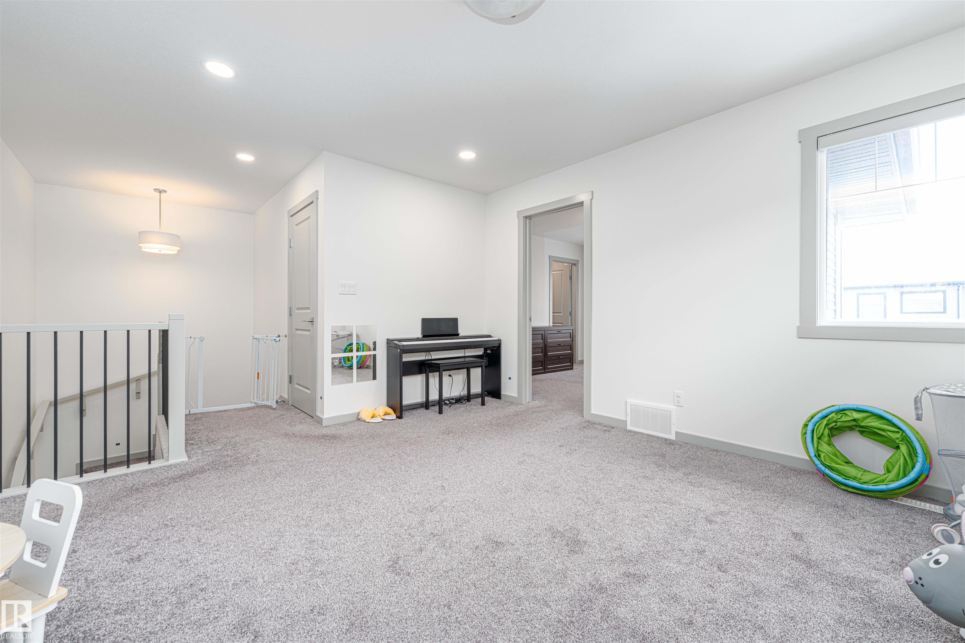 Photo 19 at 2330 Kelly Circle SW, Keswick, Edmonton