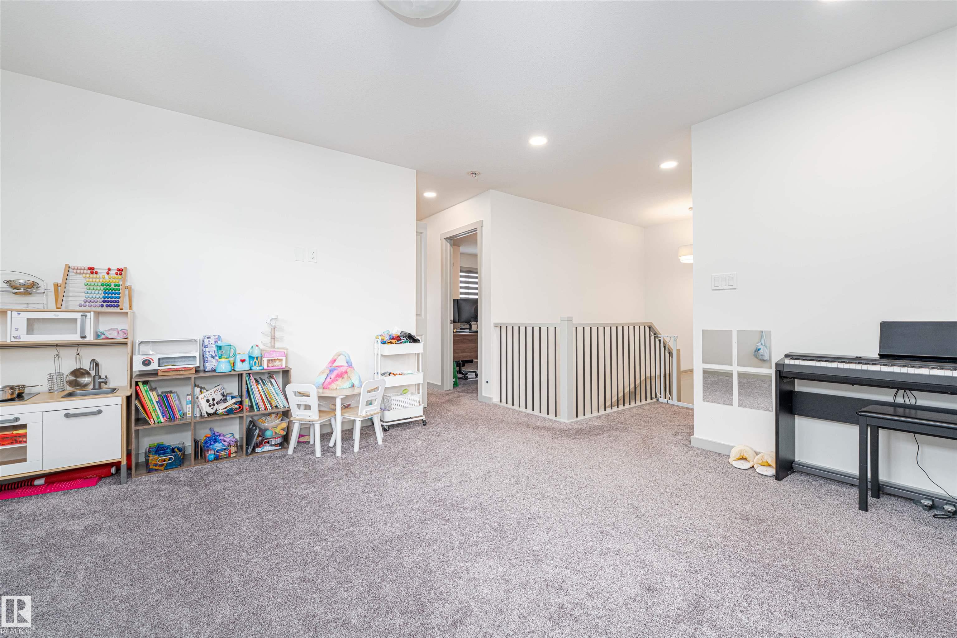 Photo 20 at 2330 Kelly Circle SW, Keswick, Edmonton