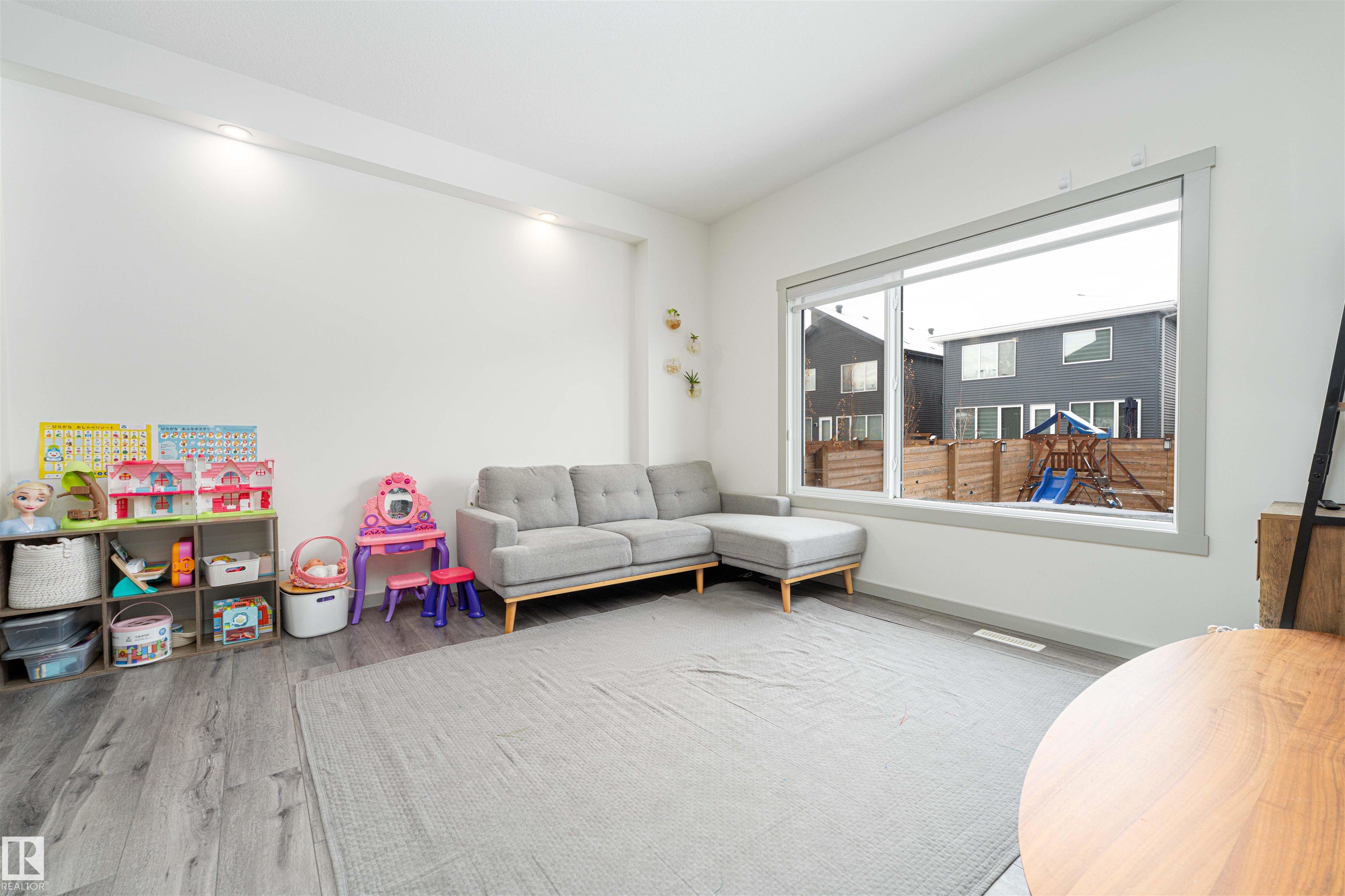 Photo 8 at 2330 Kelly Circle SW, Keswick, Edmonton