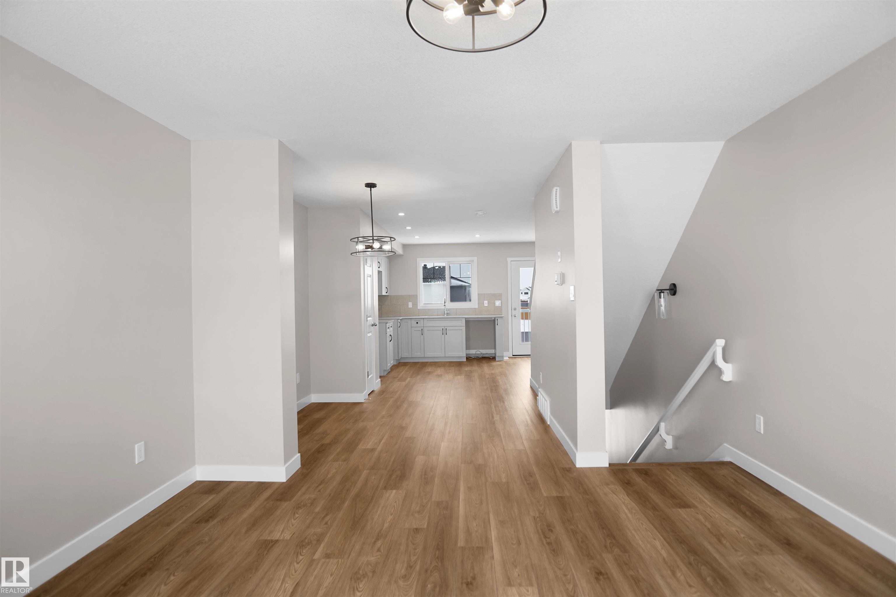 https://zimg.paragon.ice.com/ParagonImages/Property/PM/RAE/225385861/12/0/0/7dbcd9a7719521fcbc8a93e903e40ff6/1/5e52ce48969bac14b38acc9391691bd0/225385861-70e183be-2178-436e-87ea-0730c65d485d.JPG