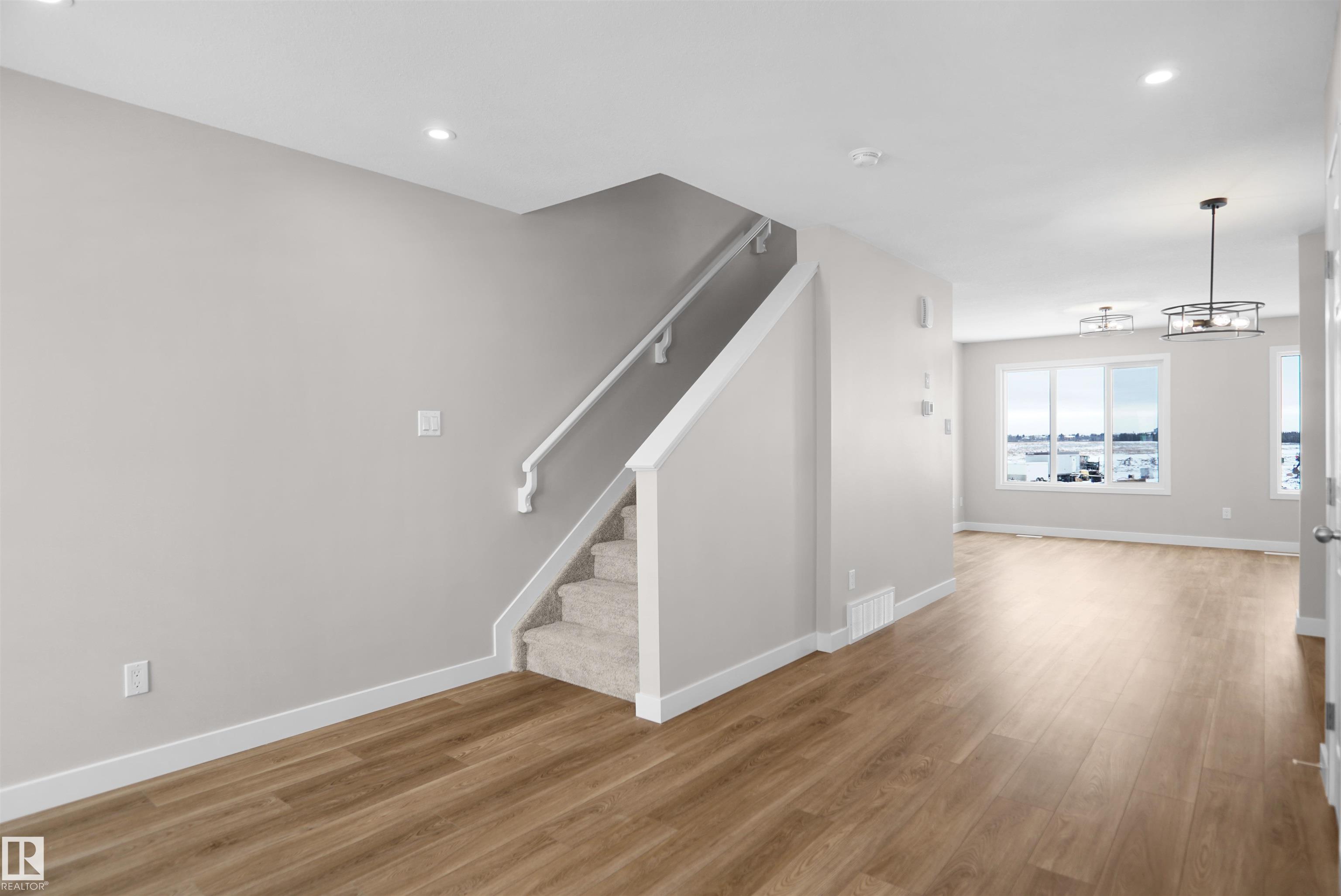 https://zimg.paragon.ice.com/ParagonImages/Property/PM/RAE/225385861/8/0/0/3dba428a5991be85557463f62b6e89ca/1/5e52ce48969bac14b38acc9391691bd0/225385861-b873ce09-43b6-4cab-8c44-43f8905d5987.JPG