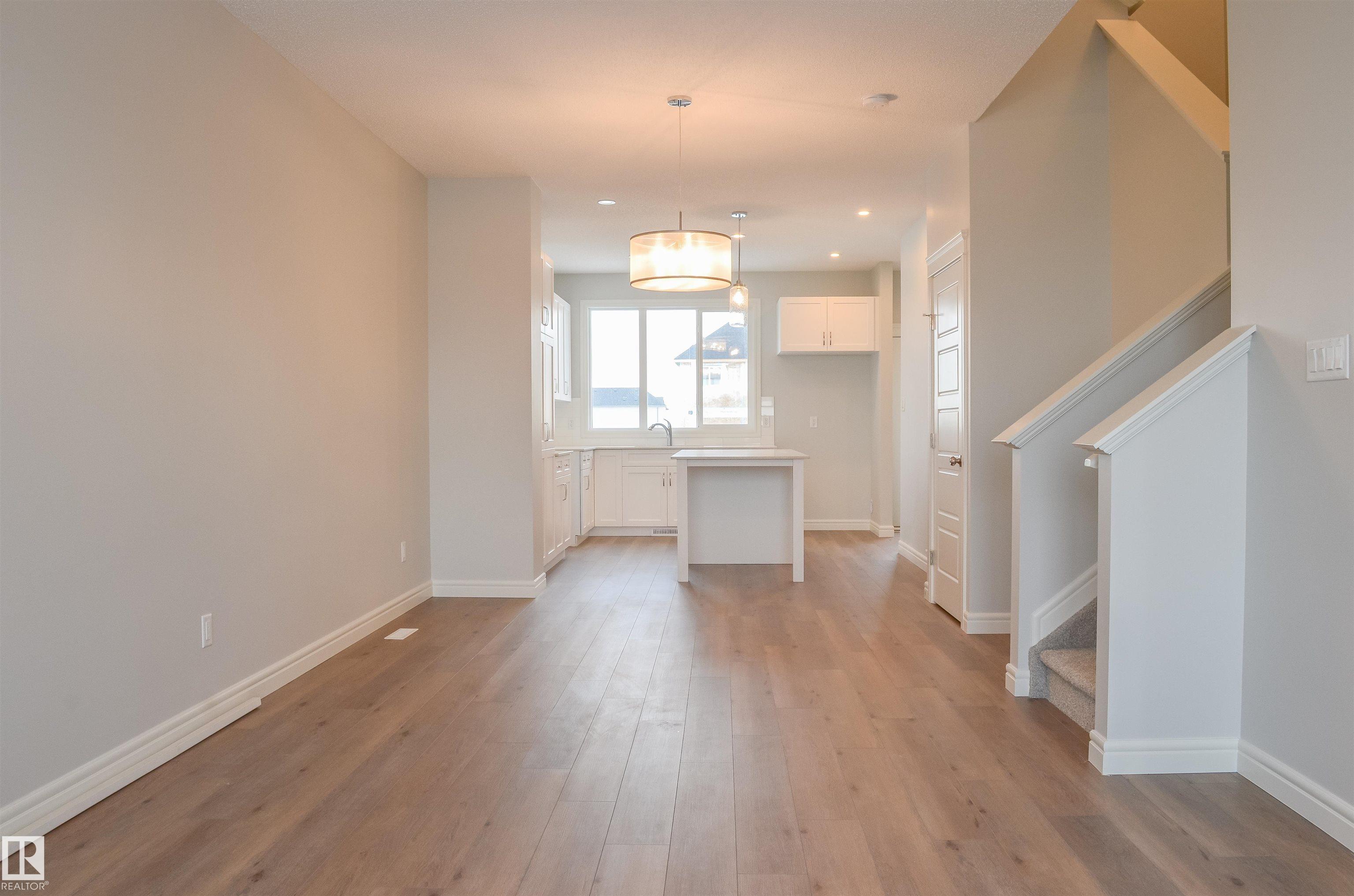 Picture for 21031 25 AV NW