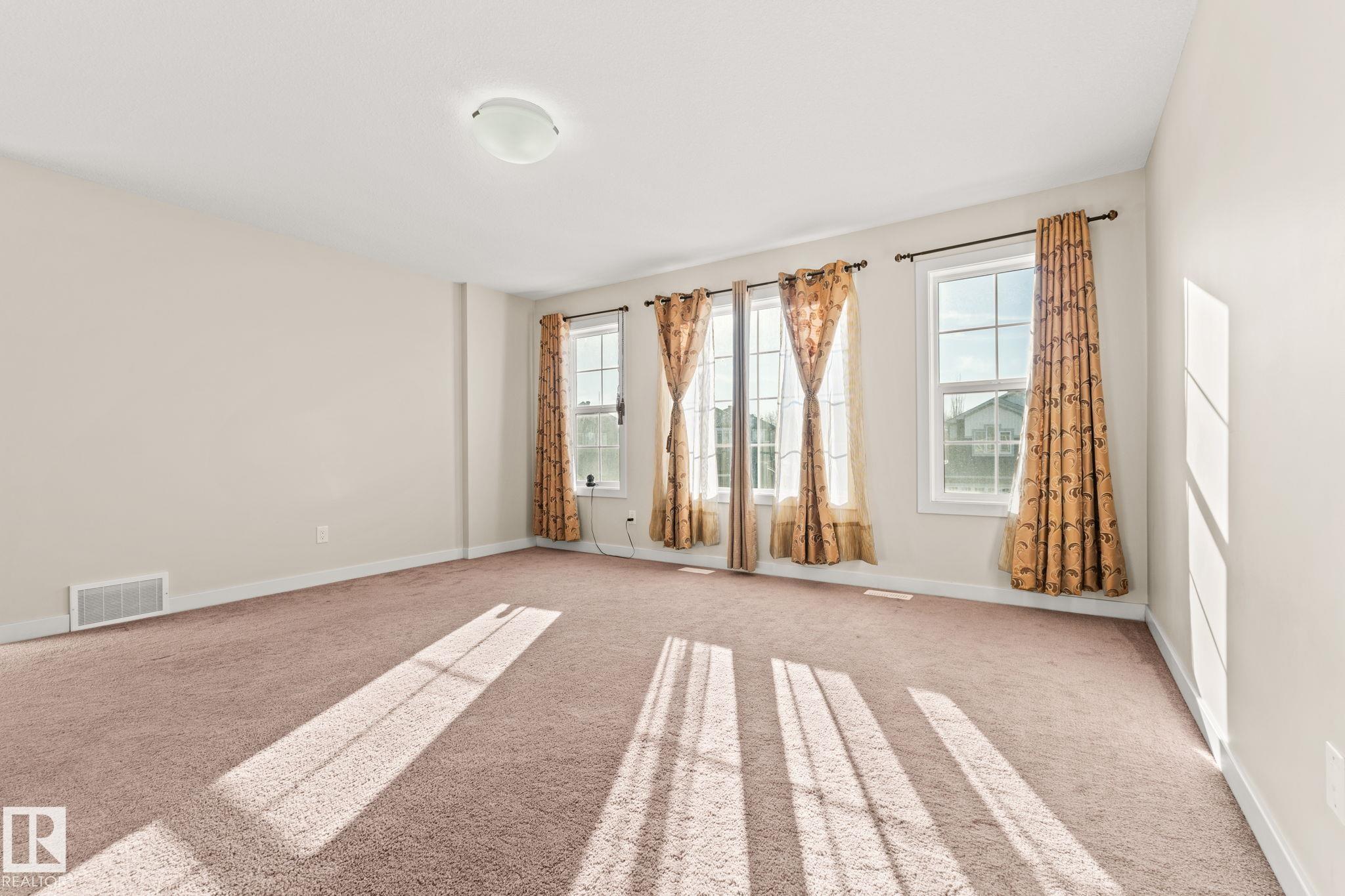 Photo 36 at 724 40 Avenue NW, Maple Crest, Edmonton