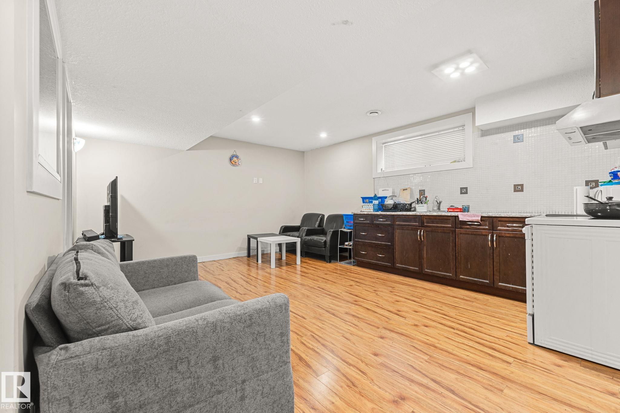 Photo 43 at 724 40 Avenue NW, Maple Crest, Edmonton