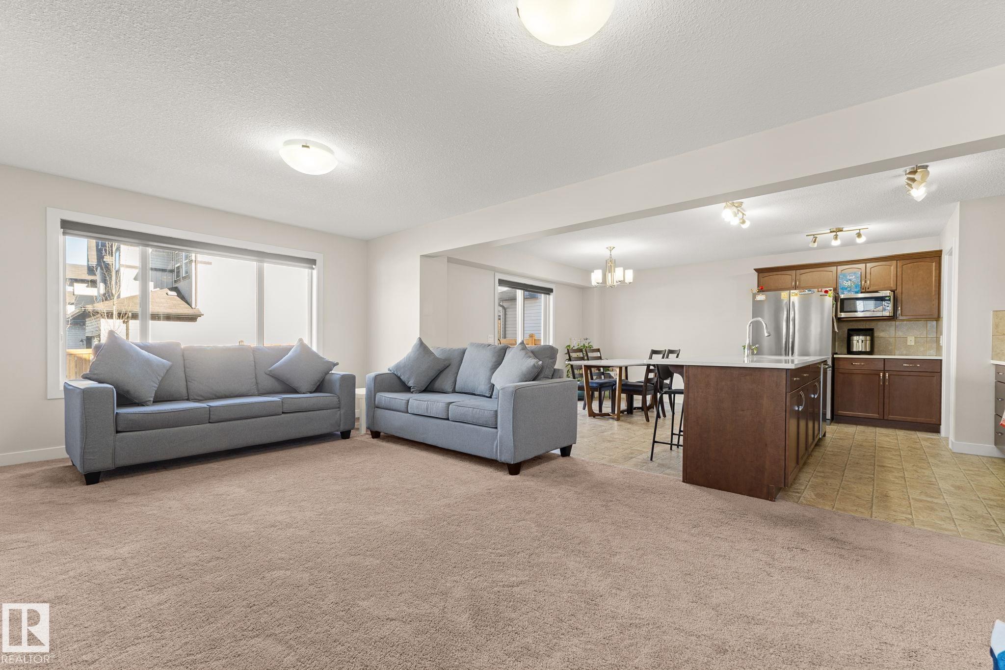 Photo 6 at 724 40 Avenue NW, Maple Crest, Edmonton