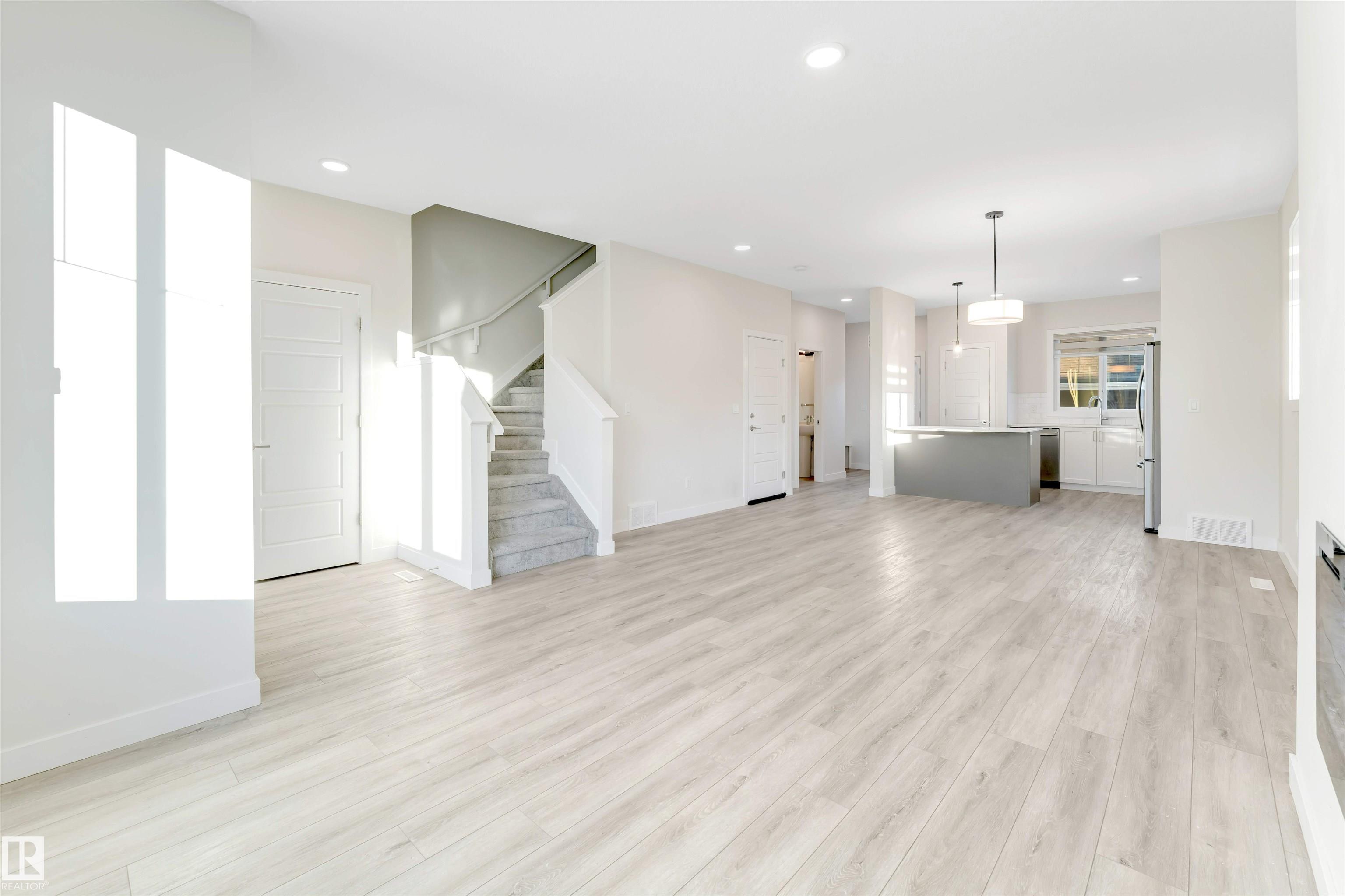 Photo 19 at 560 Glenridding Ravine Drive SW, Glenridding Ravine, Edmonton