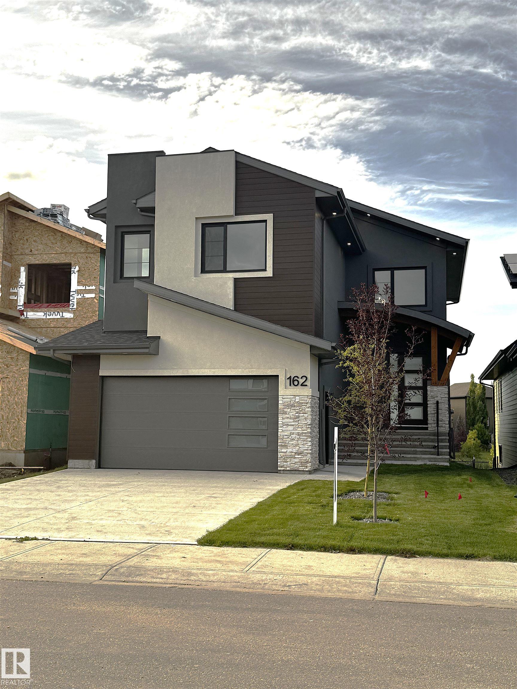 Photo 2 at 162 Edgewater Circle, Southfork, Leduc