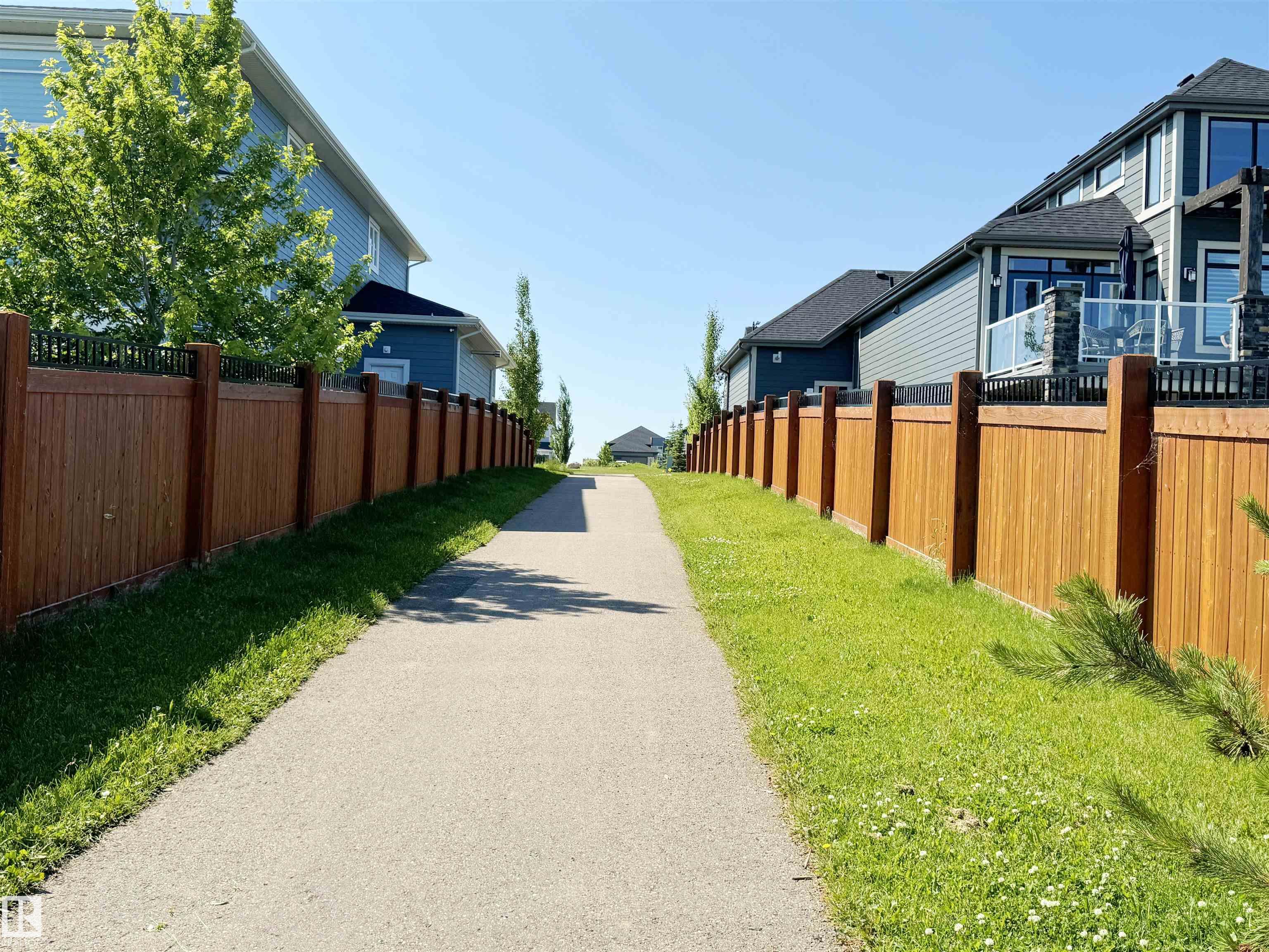 Photo 55 at 162 Edgewater Circle, Southfork, Leduc