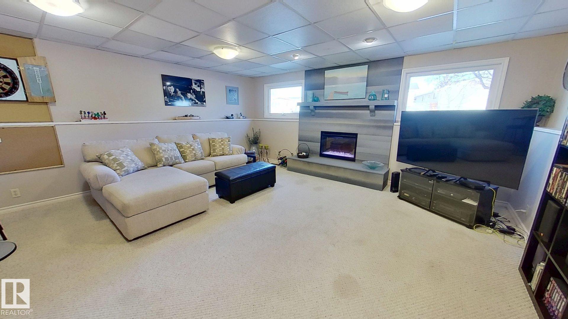 Photo 15 at 7515 10 Avenue NW, Menisa, Edmonton