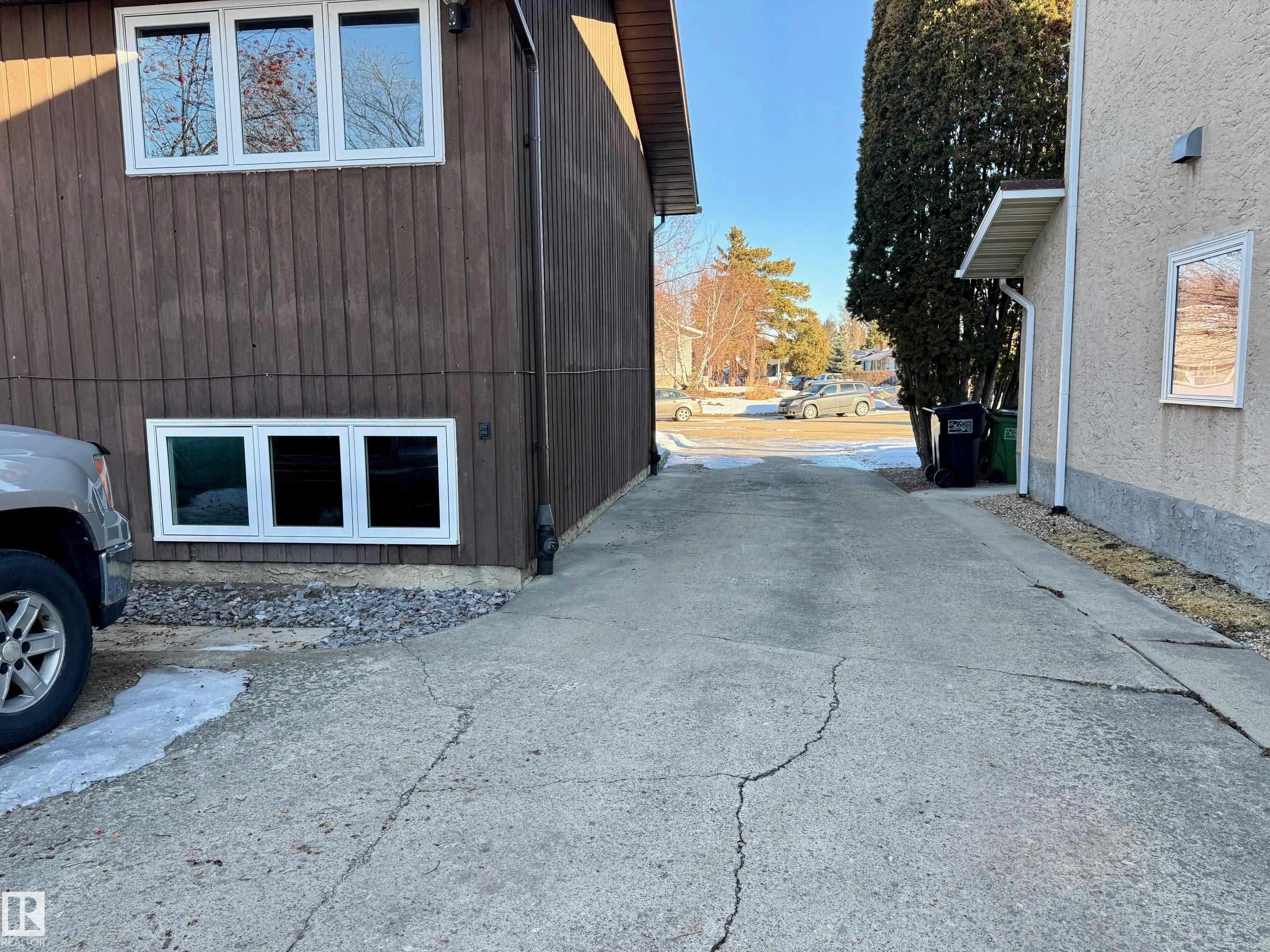 Photo 29 at 7515 10 Avenue NW, Menisa, Edmonton