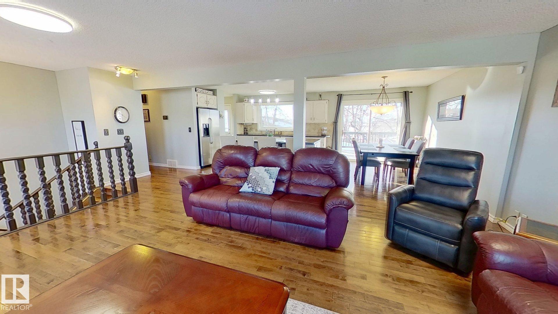 Photo 6 at 7515 10 Avenue NW, Menisa, Edmonton