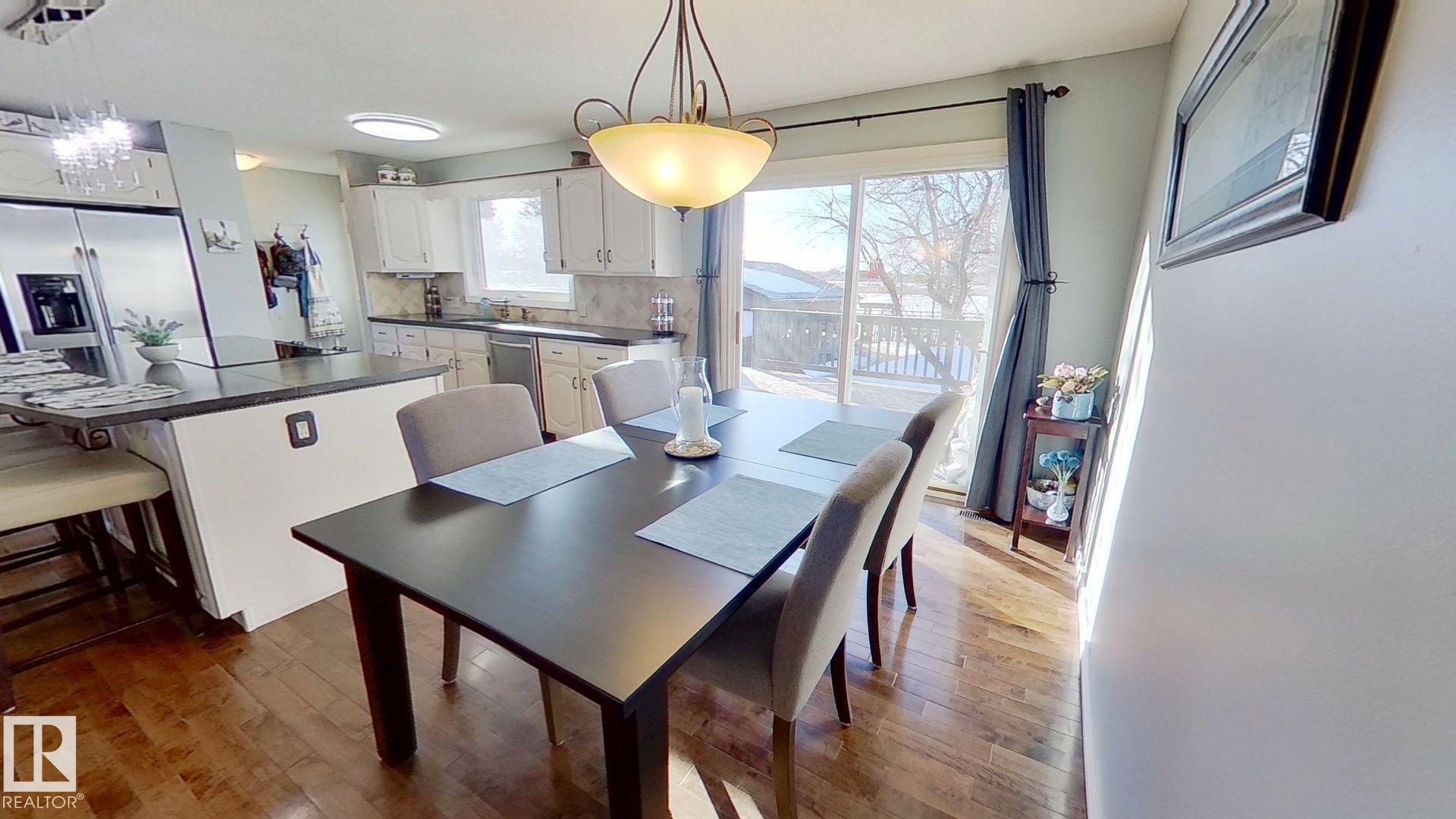 Photo 7 at 7515 10 Avenue NW, Menisa, Edmonton