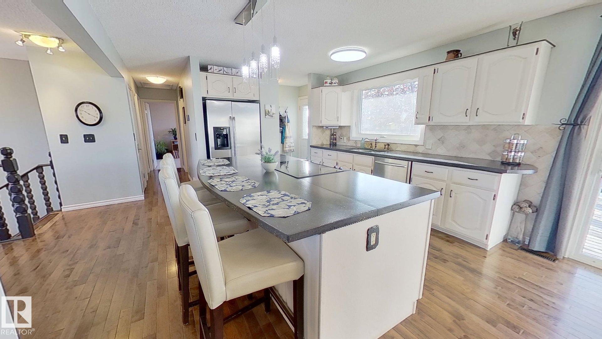 Photo 8 at 7515 10 Avenue NW, Menisa, Edmonton