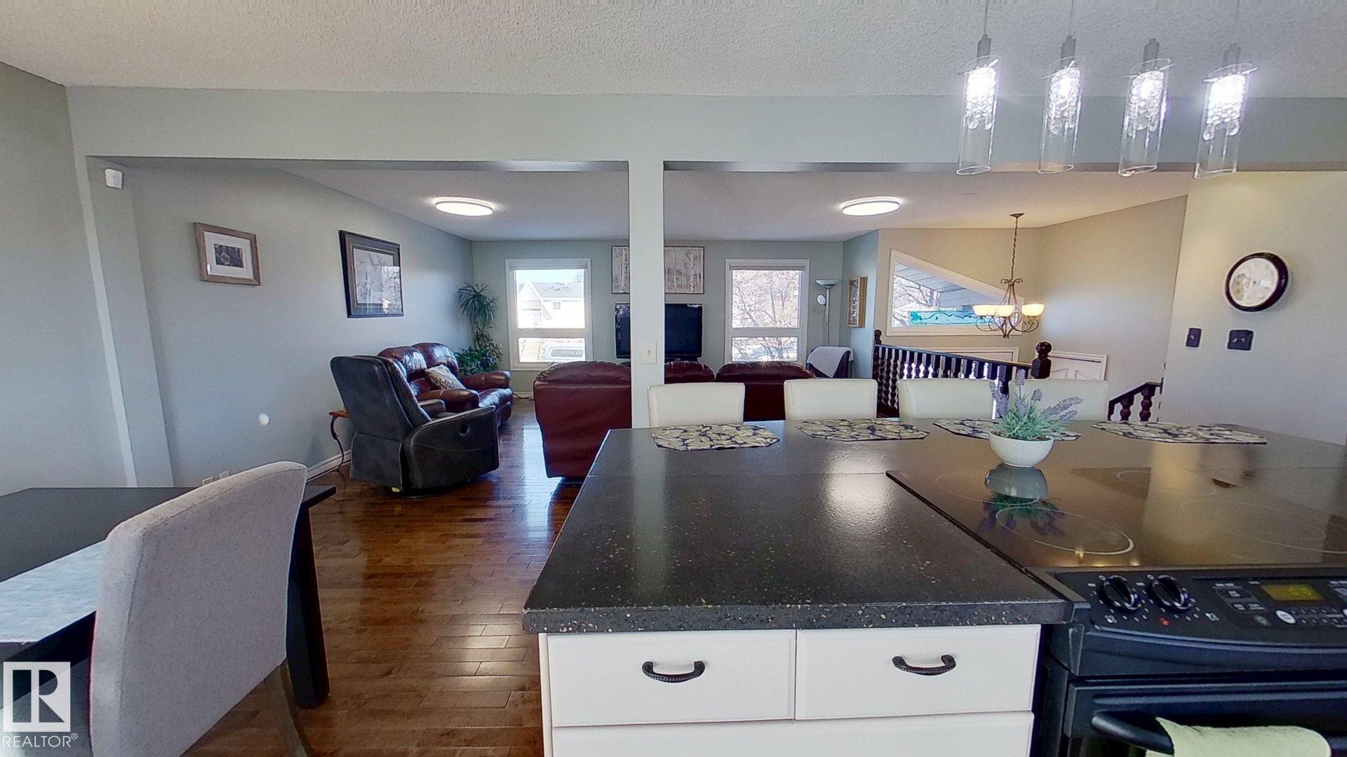 Photo 9 at 7515 10 Avenue NW, Menisa, Edmonton