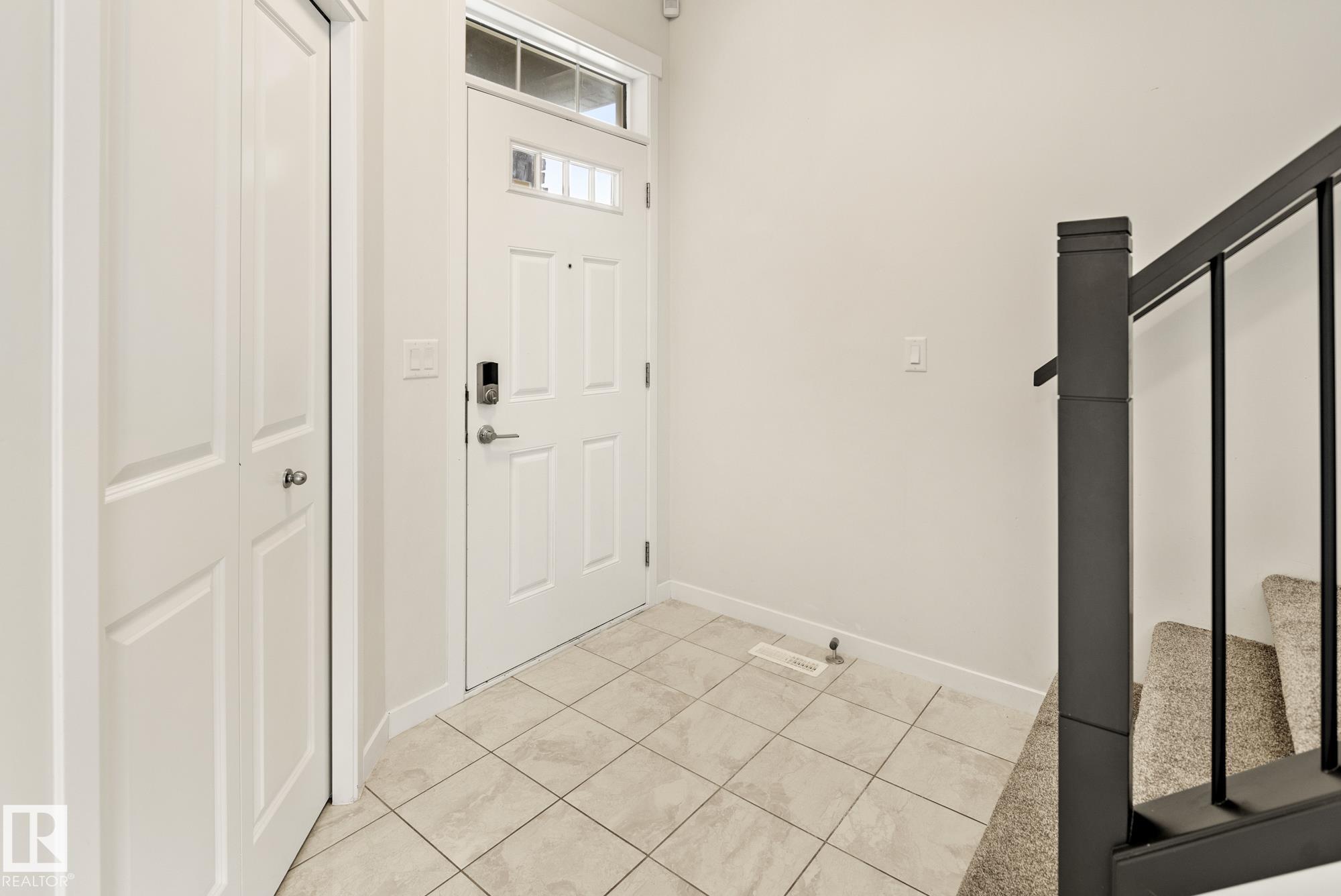 Picture for 5404 22 AV SW