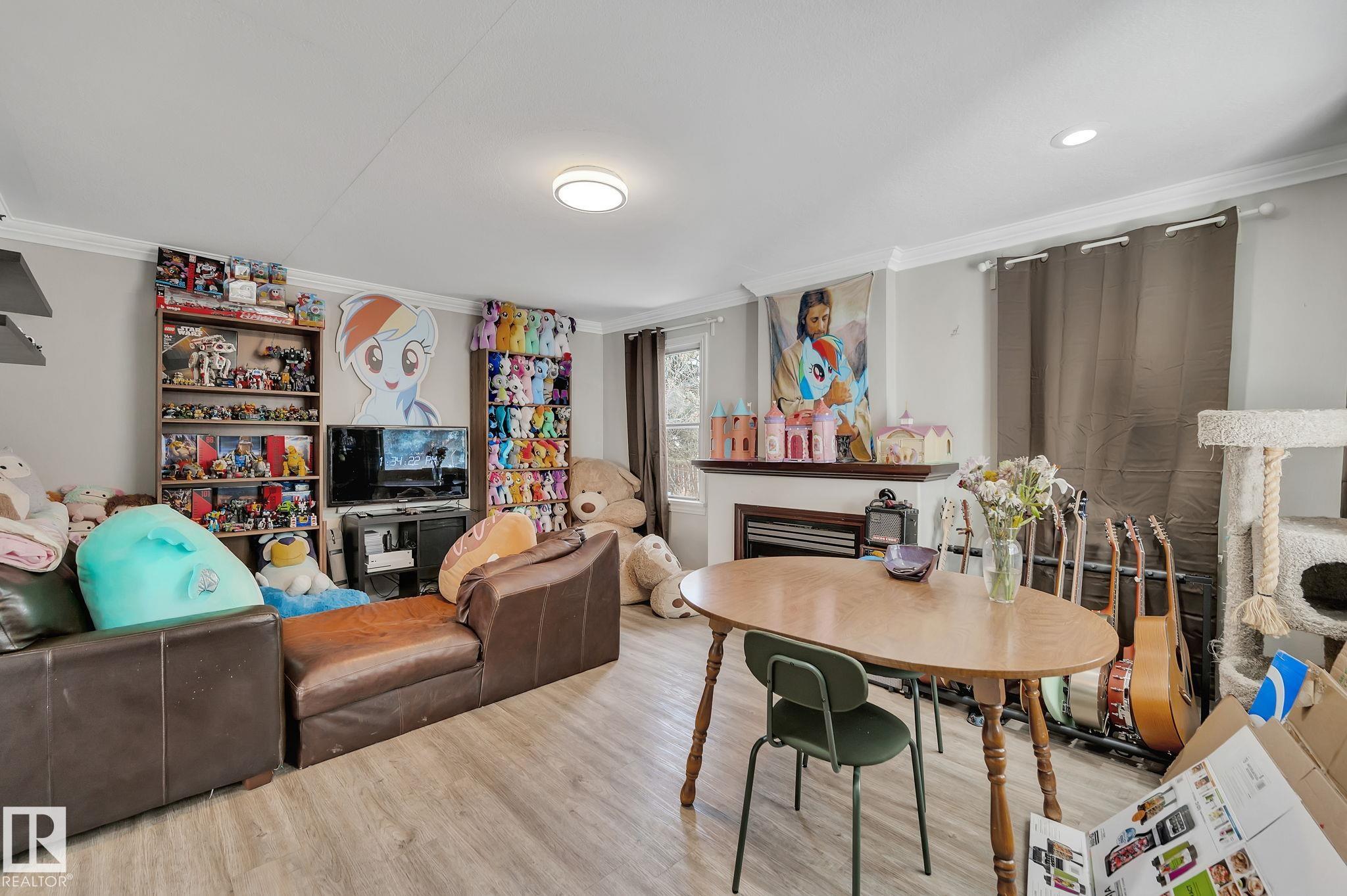 Picture for 12235 104 ST NW