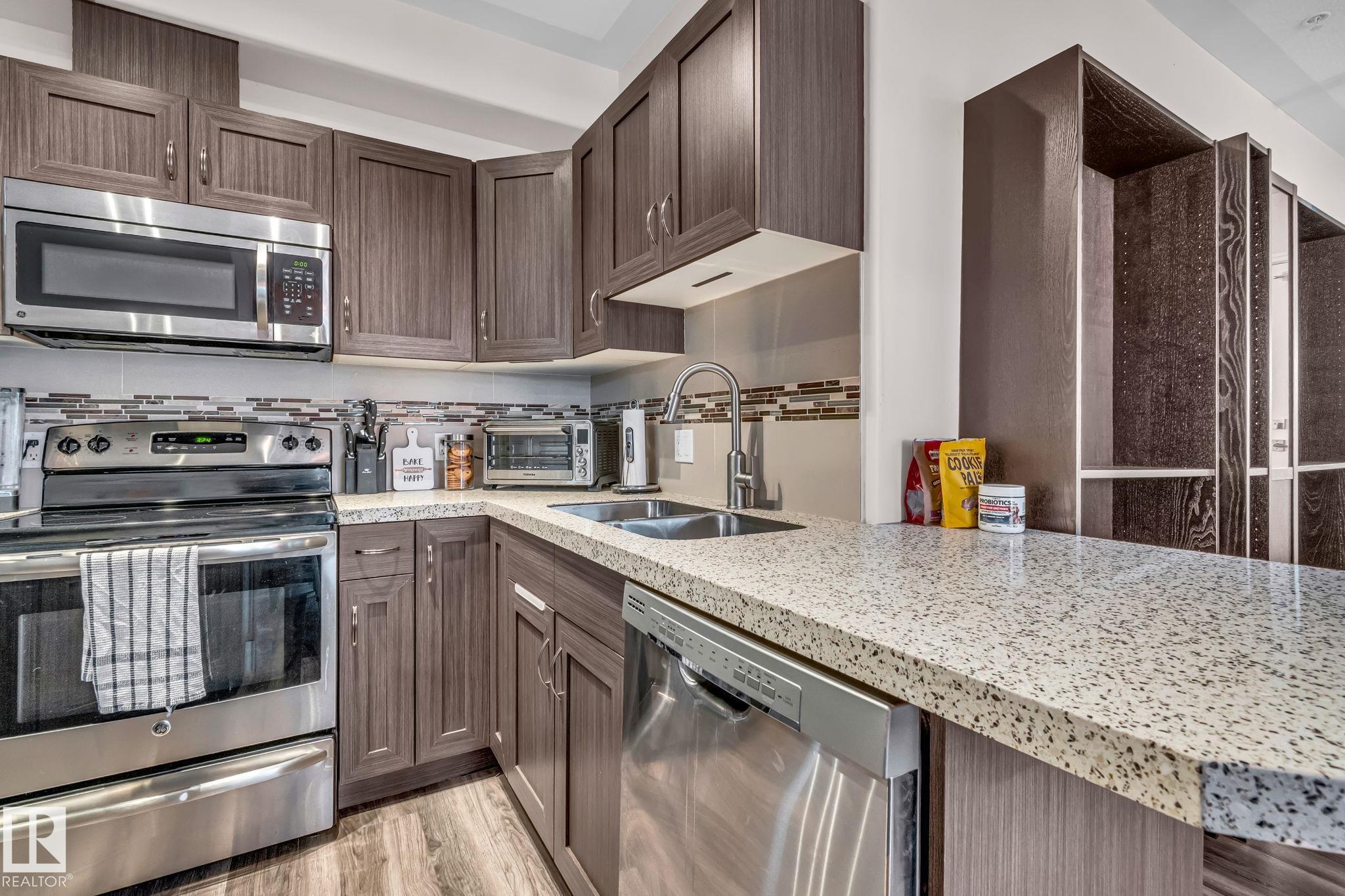 Photo 15 at 104 - 10046 110 Street NW, Wîhkwêntôwin, Edmonton