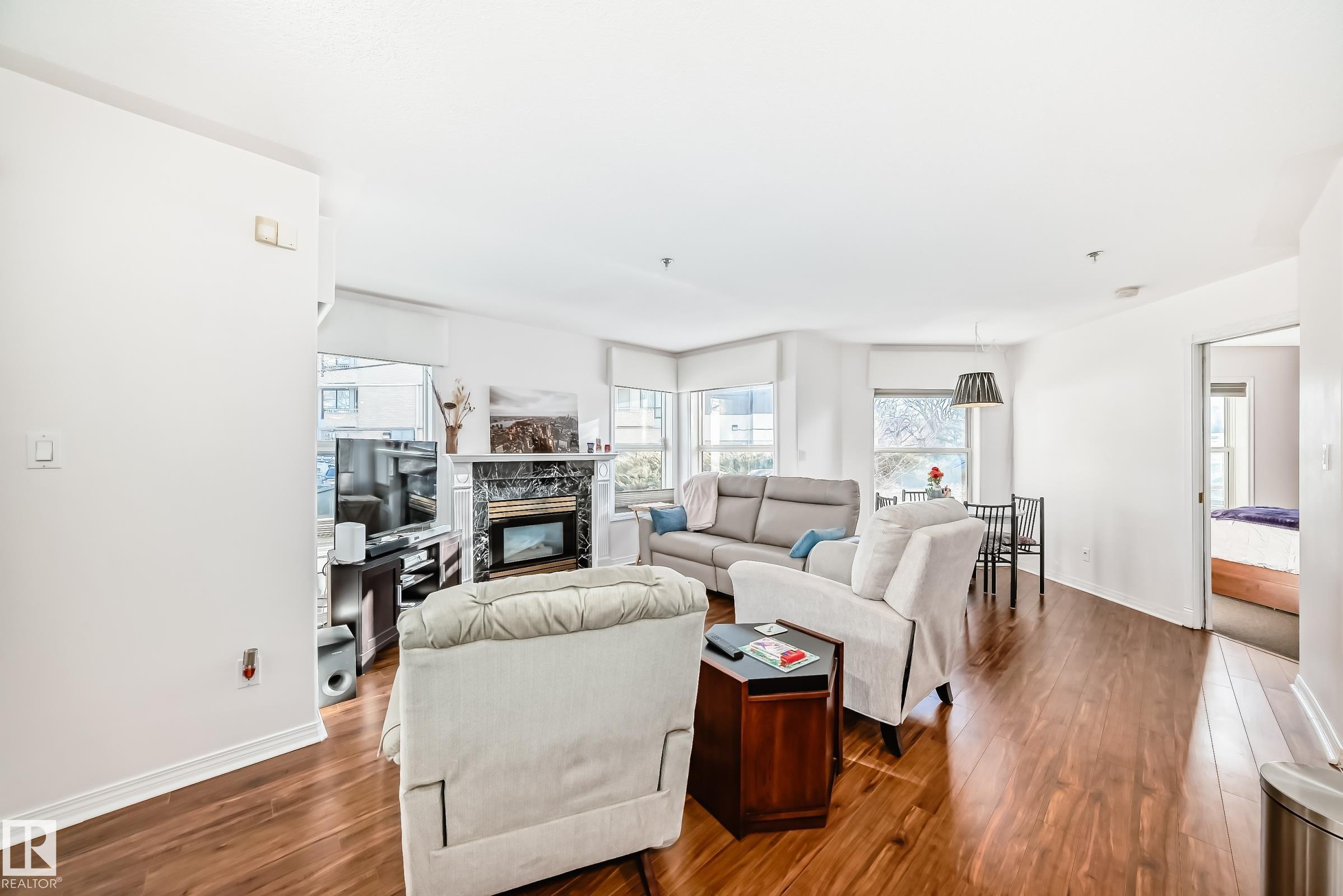 Photo 13 at 108 - 12028 103 Avenue NW, Wîhkwêntôwin, Edmonton