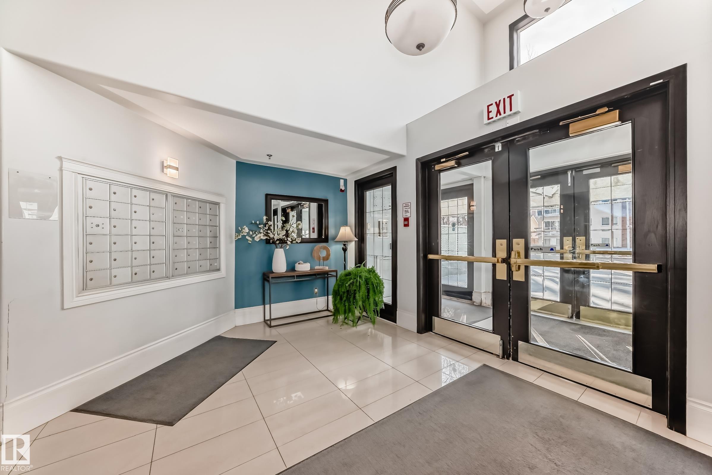 108 - 12028 103 Avenue NW, Wîhkwêntôwin, Edmonton