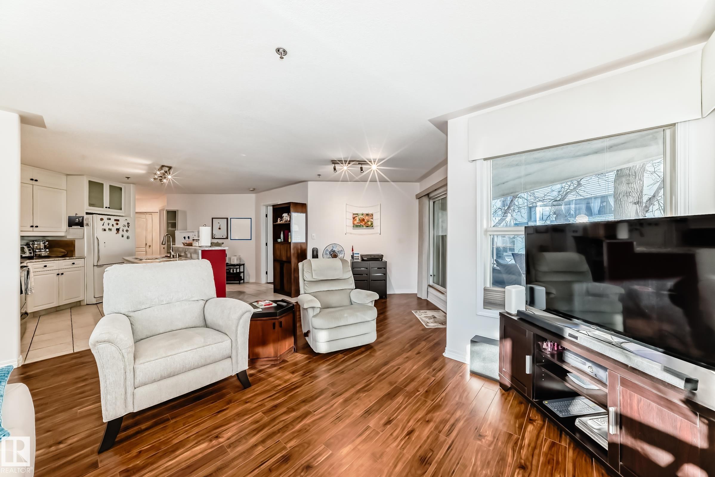 Photo 9 at 108 - 12028 103 Avenue NW, Wîhkwêntôwin, Edmonton