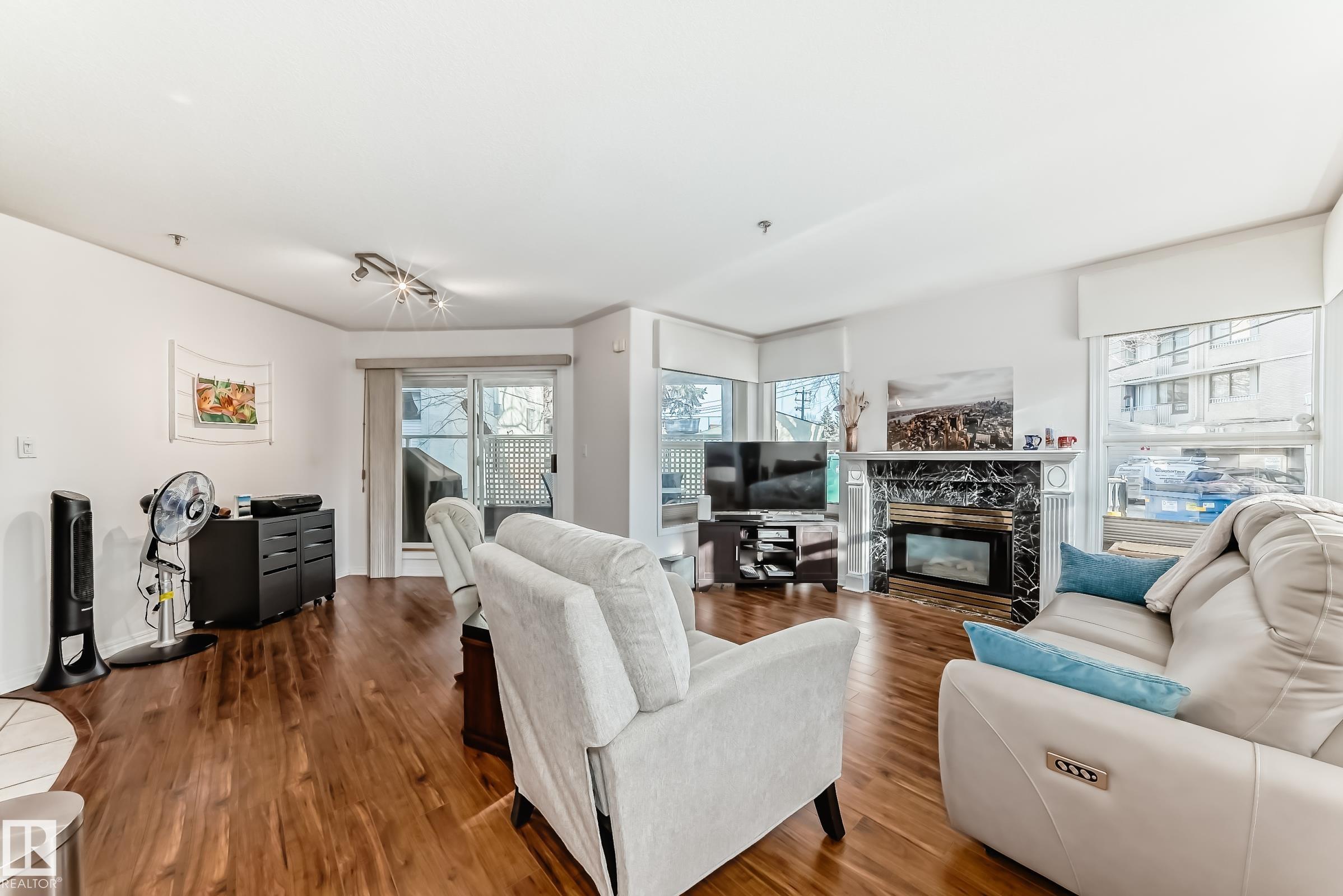 Photo 10 at 108 - 12028 103 Avenue NW, Wîhkwêntôwin, Edmonton