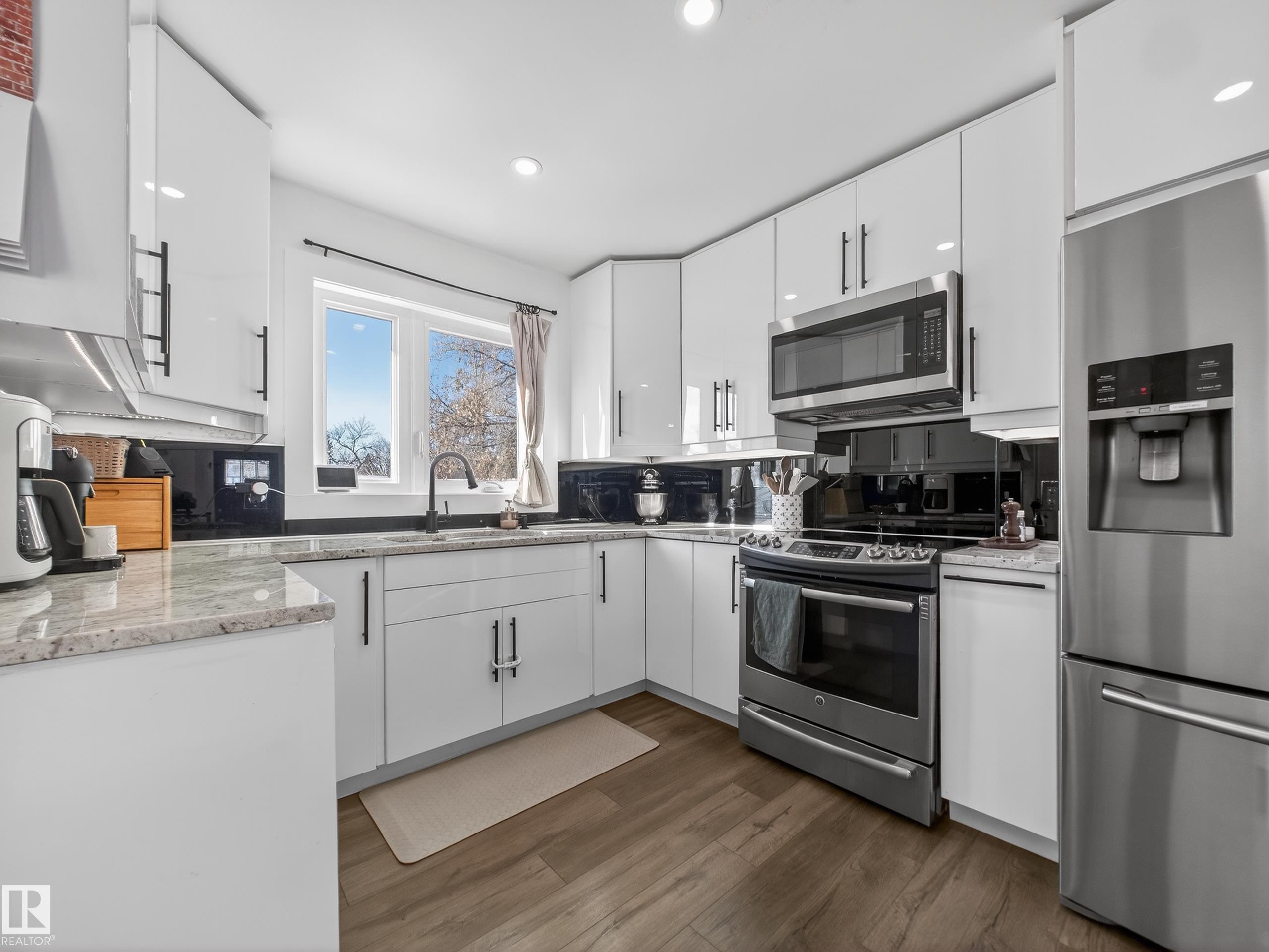 6 Highwood Place, Maplewood, Sherwood Park