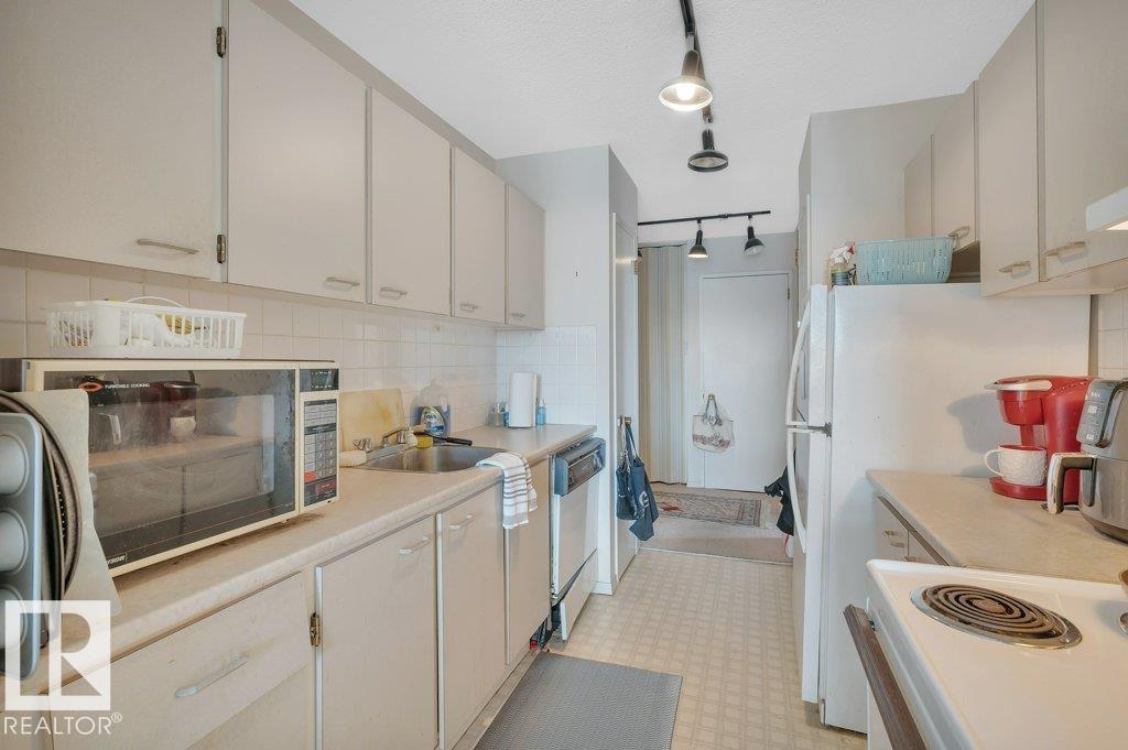 Photo 13 at 1501 - 9835 113 Street NW, Wîhkwêntôwin, Edmonton