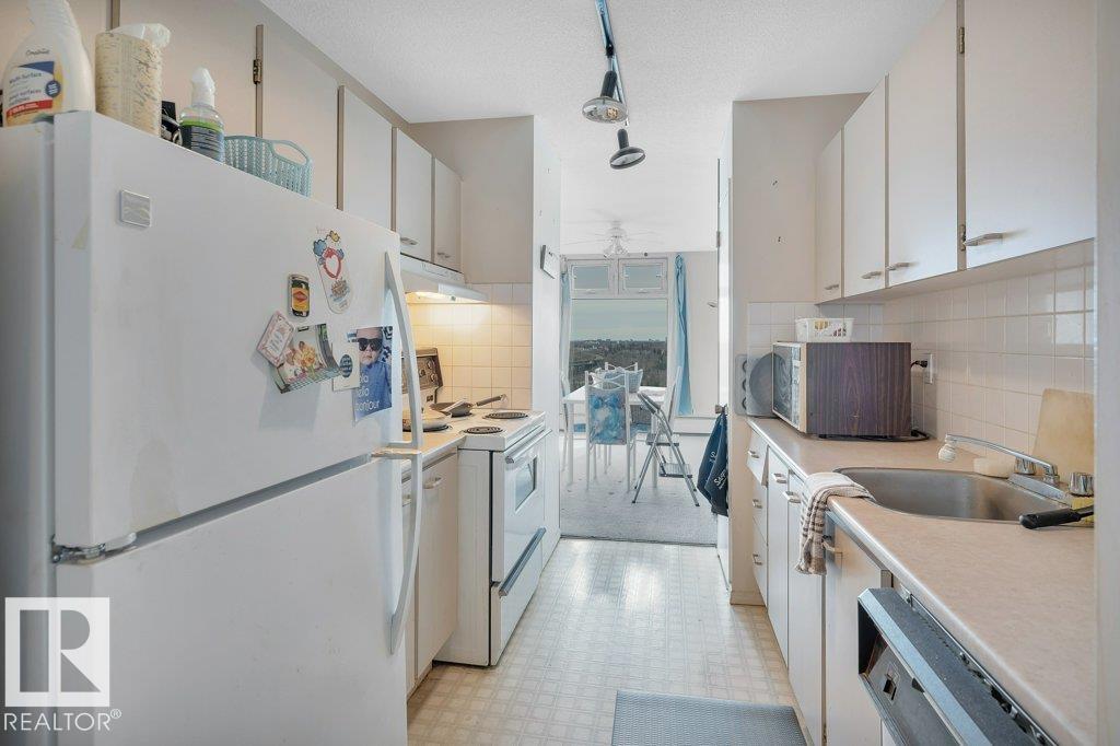 Photo 10 at 1501 - 9835 113 Street NW, Wîhkwêntôwin, Edmonton