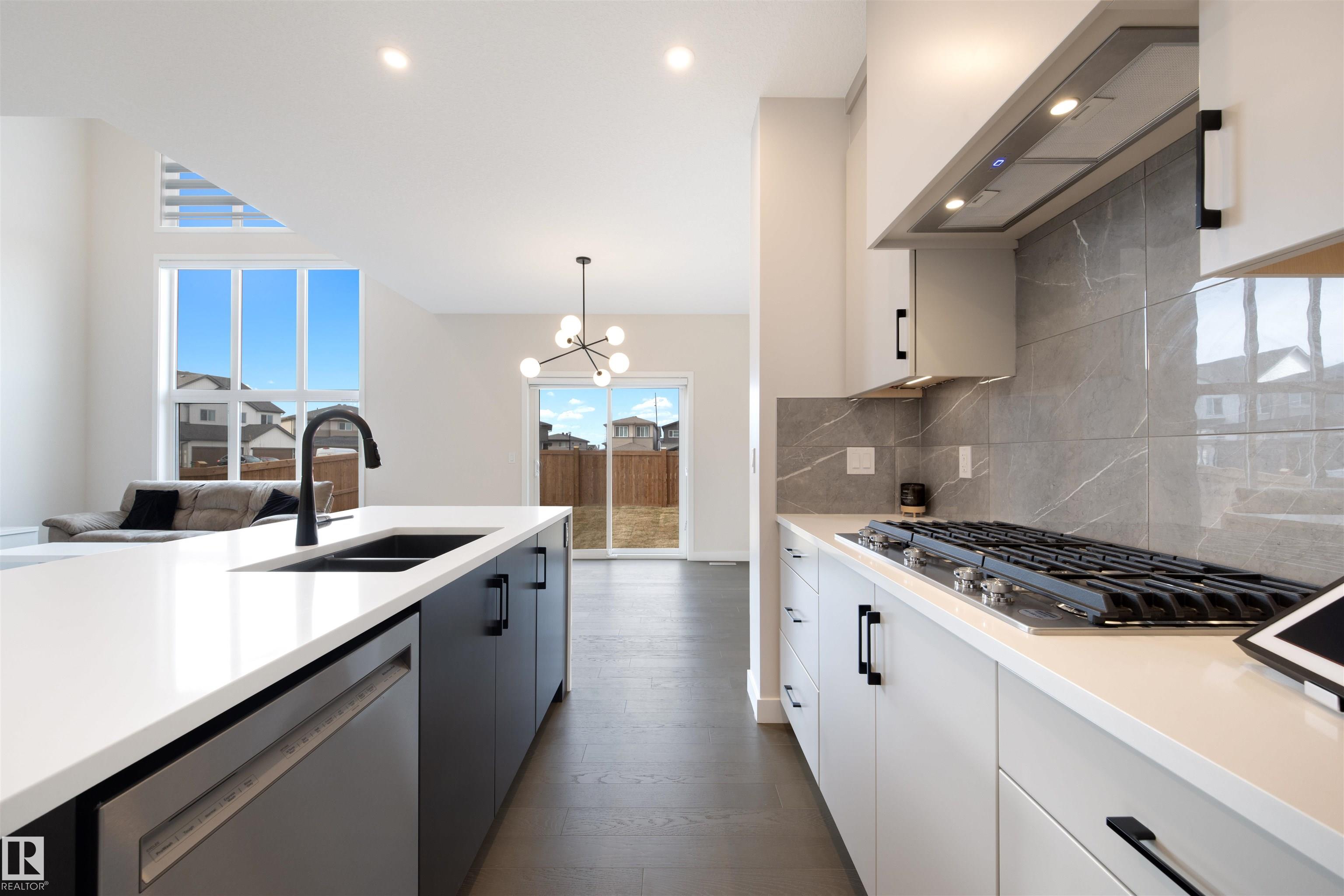 Photo 11 at 2424 205 Street NW, The Uplands, Edmonton