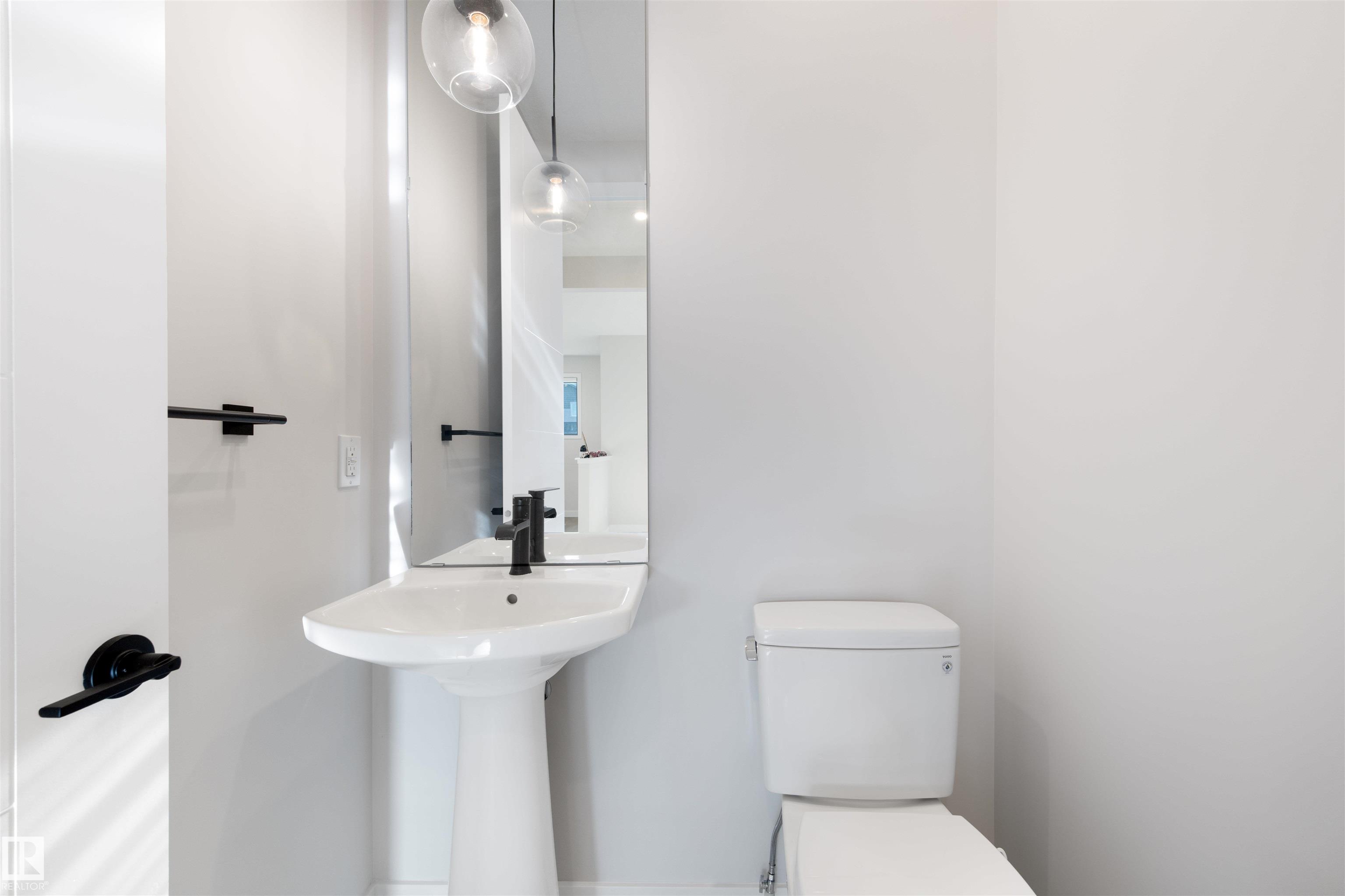 Photo 8 at 2424 205 Street NW, The Uplands, Edmonton