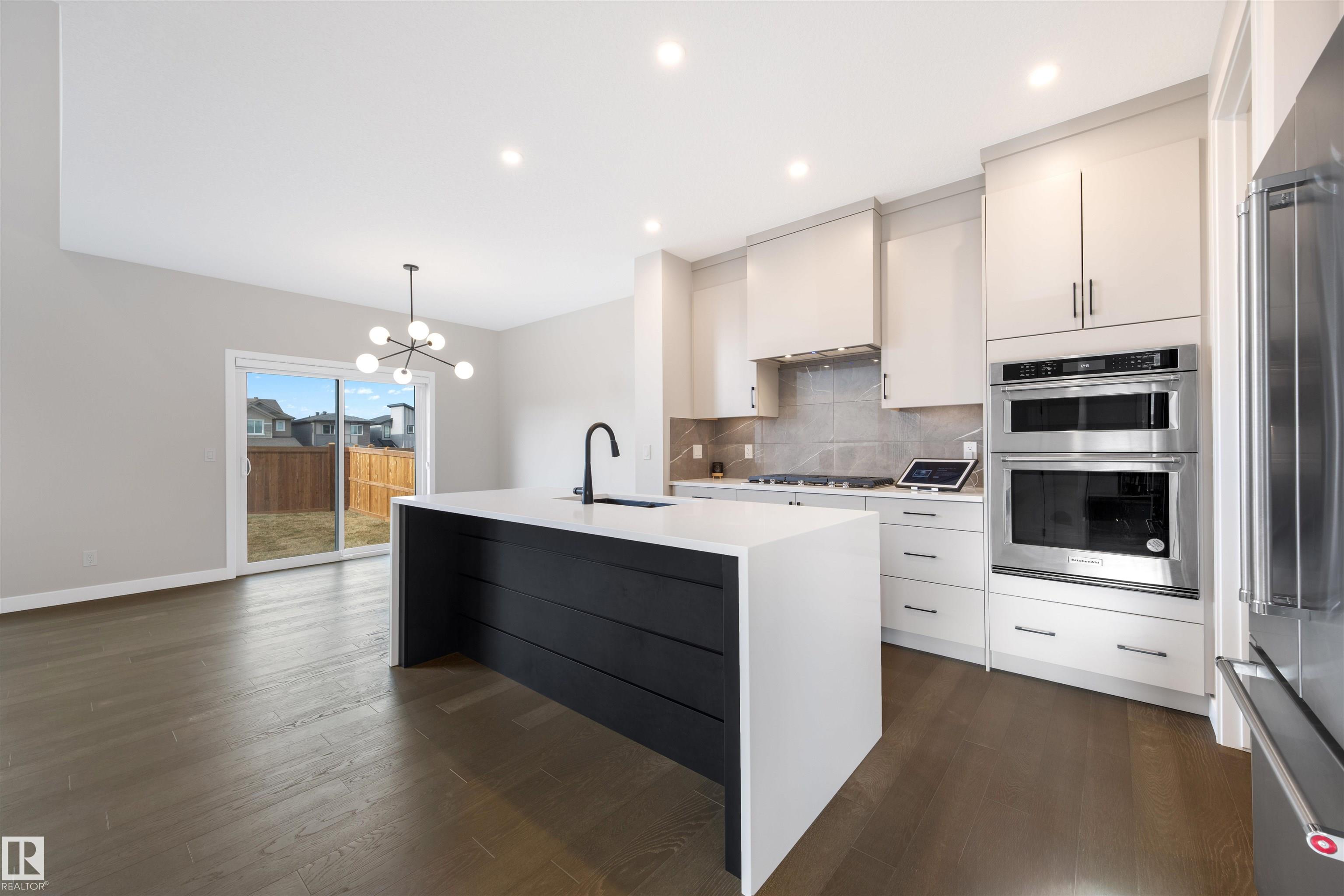 Photo 9 at 2424 205 Street NW, The Uplands, Edmonton