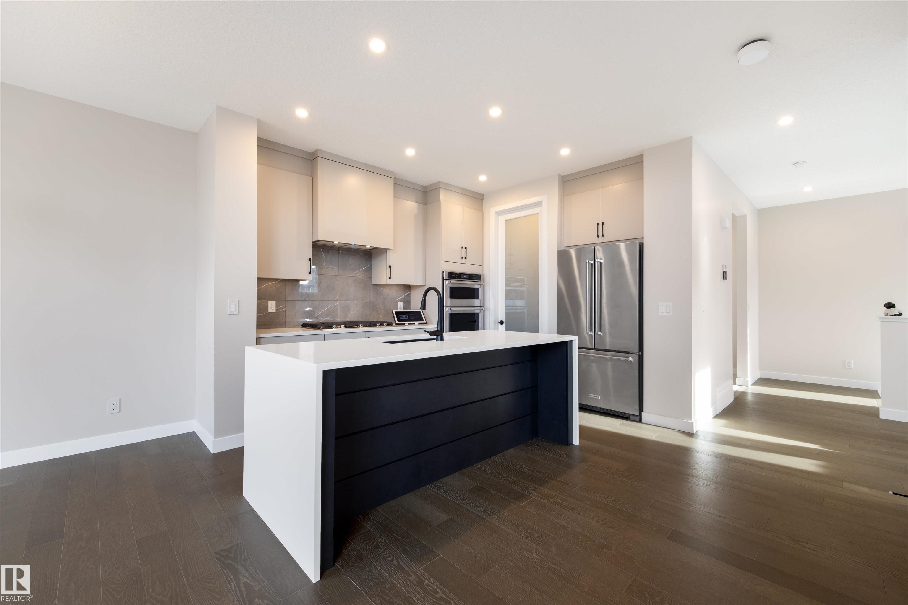 Photo 10 at 2424 205 Street NW, The Uplands, Edmonton