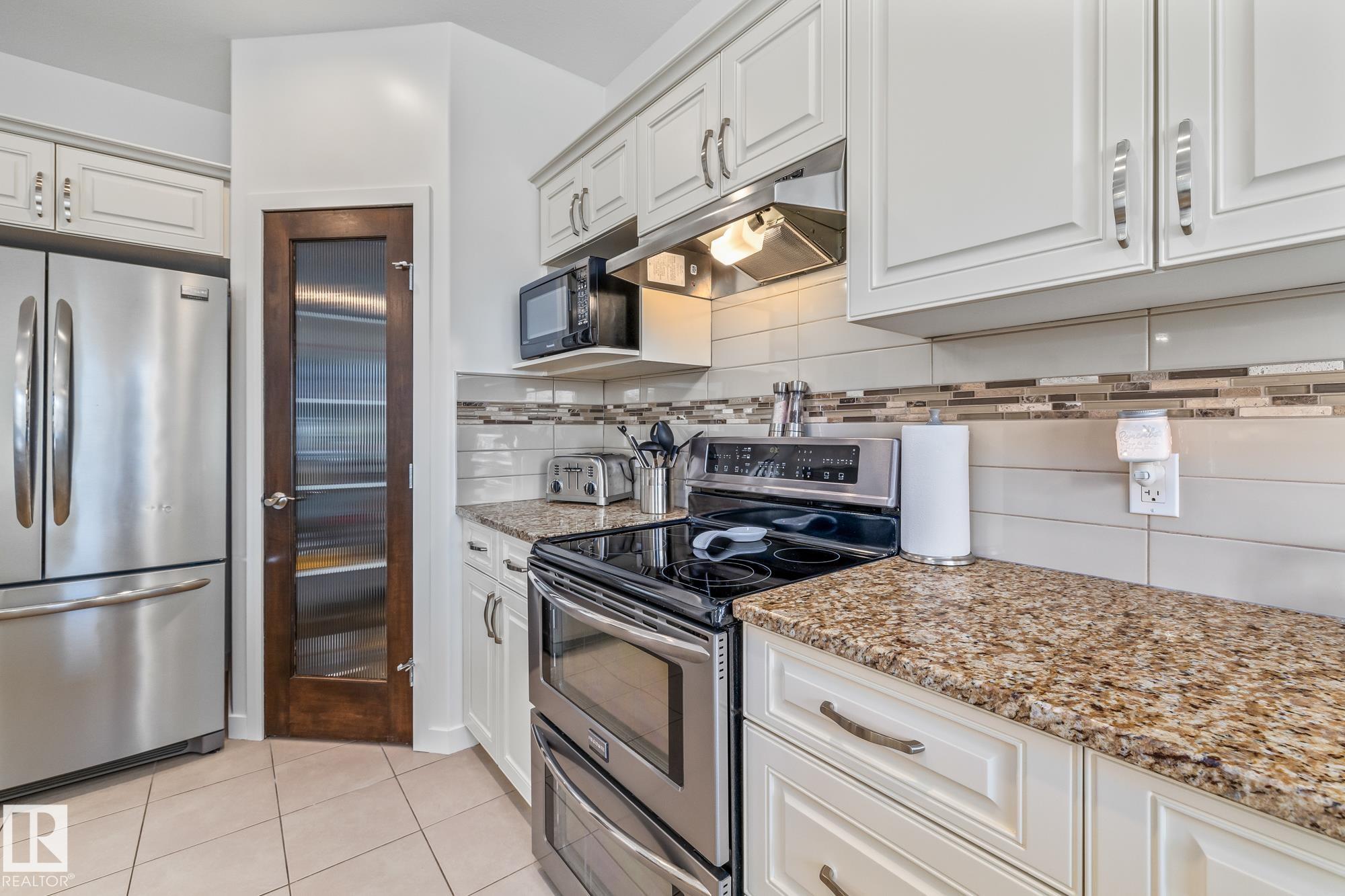 Photo 12 at 5713 42 Street, Coloniale Estates, Beaumont