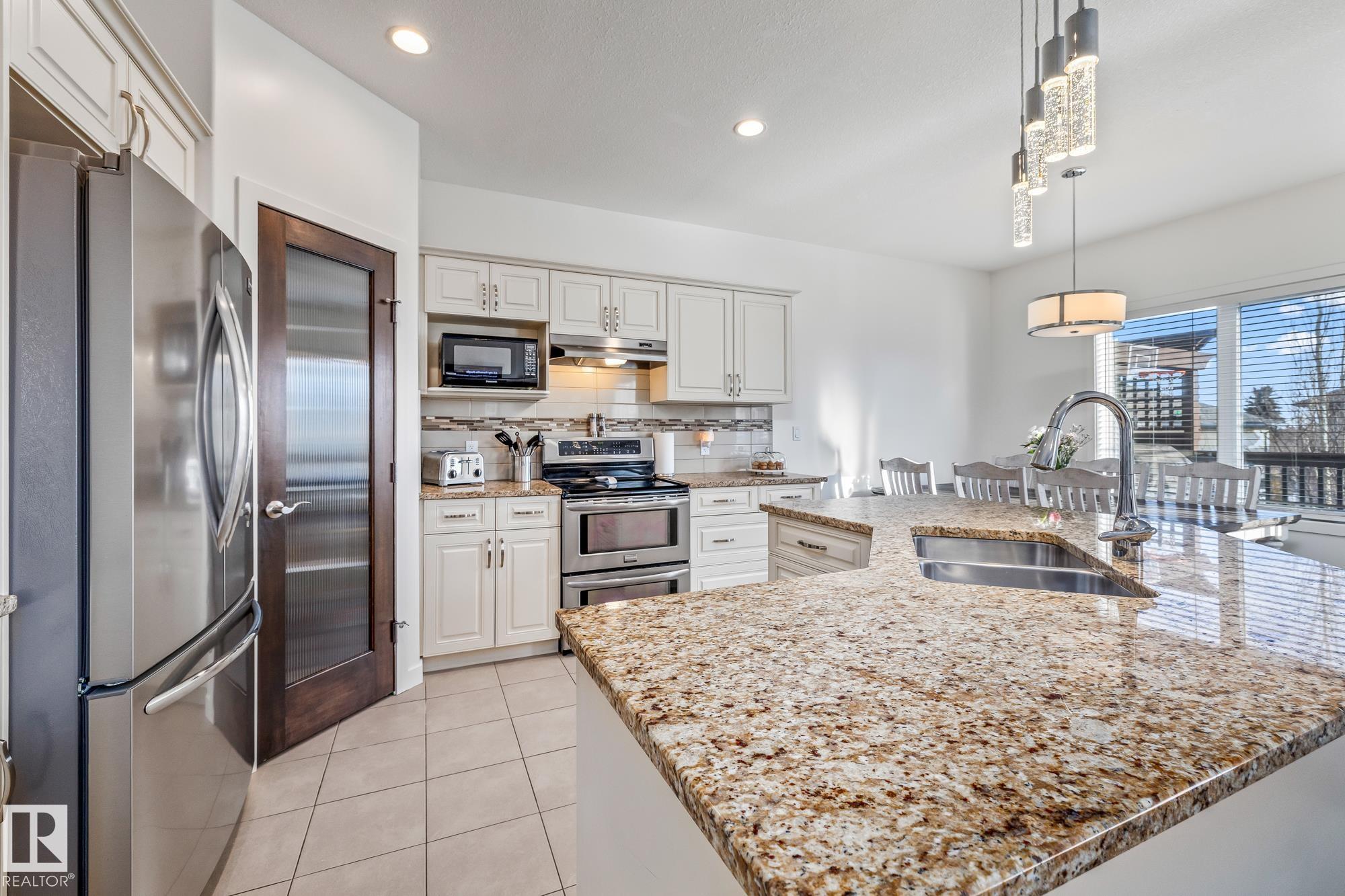 Photo 8 at 5713 42 Street, Coloniale Estates, Beaumont