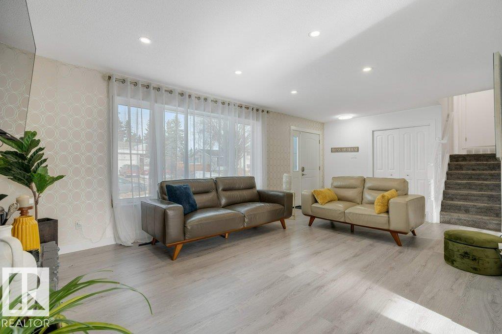 Picture for 7611 141 AV NW NW