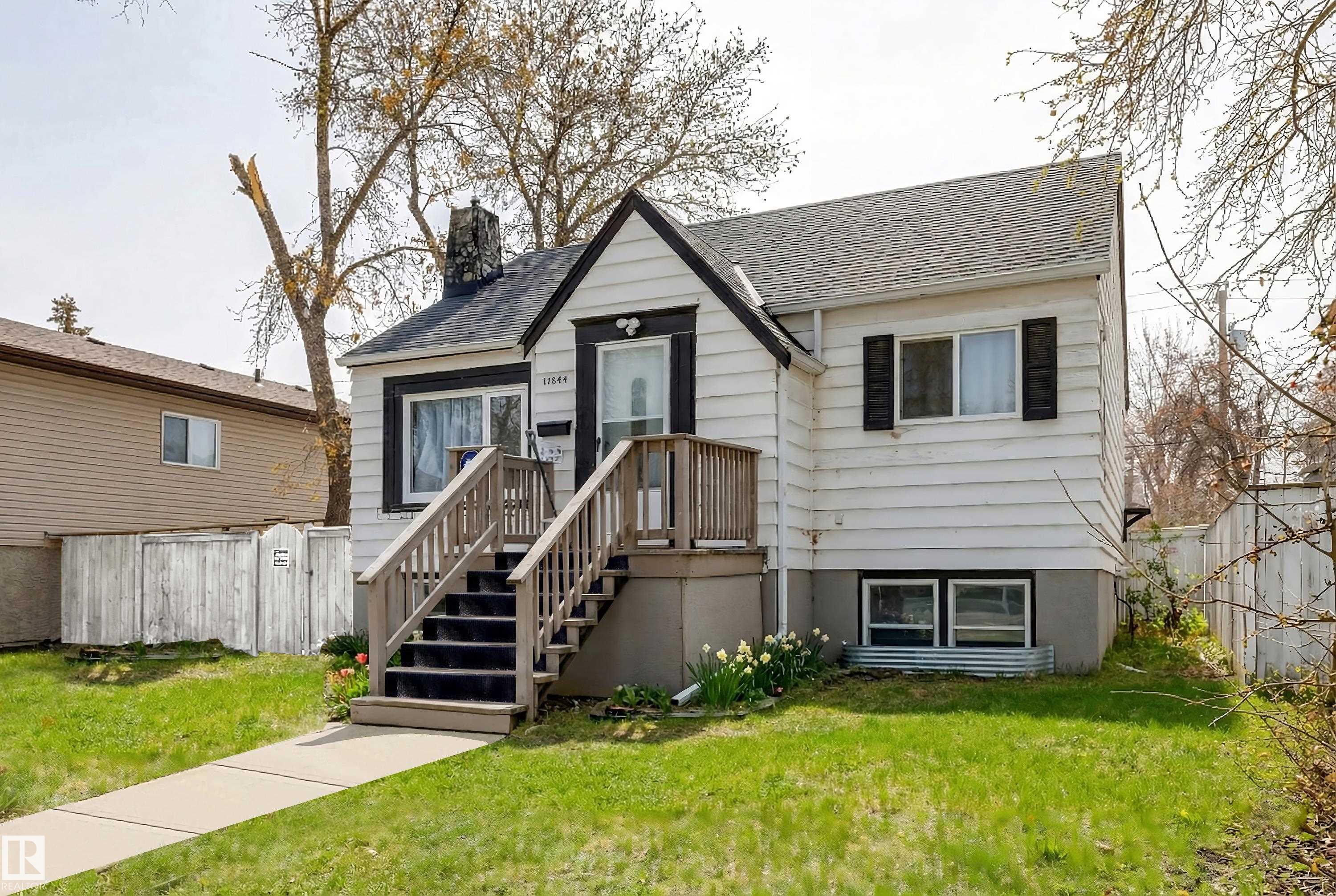 Photo 4 at 11844 96 Street NW, Alberta Avenue, Edmonton