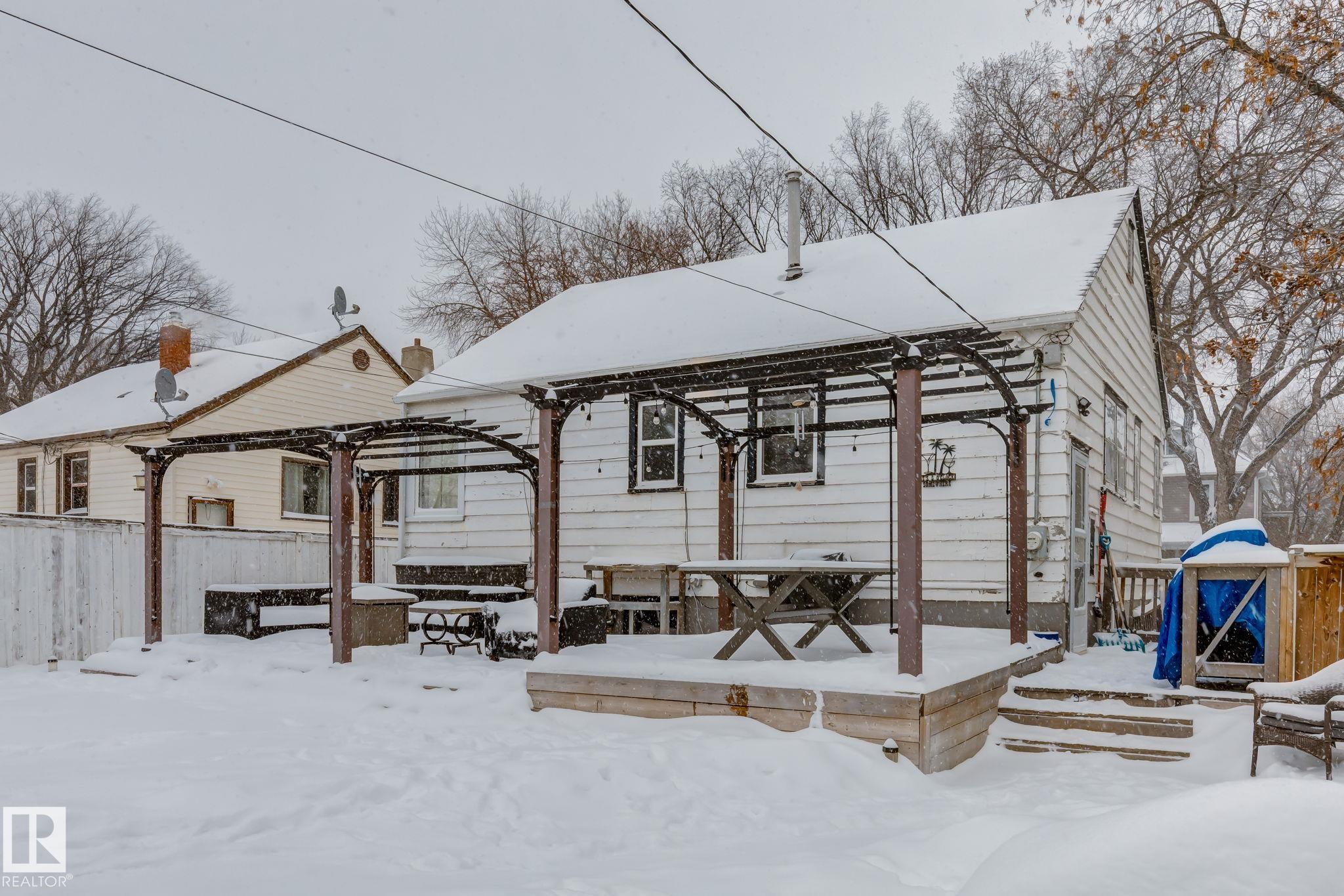 Photo 31 at 11844 96 Street NW, Alberta Avenue, Edmonton