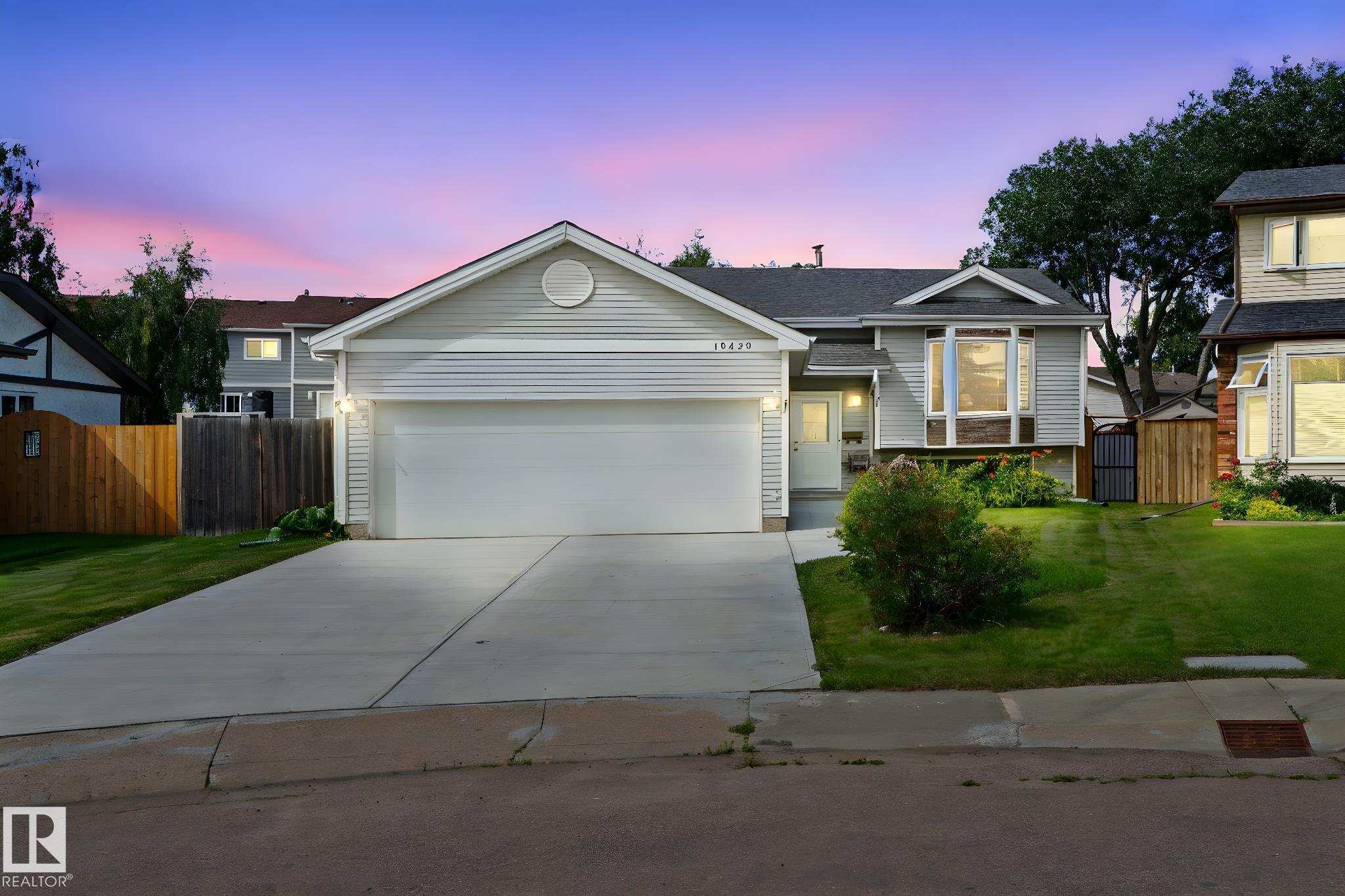 Photo 2 at 10458 14 Avenue NW, Bearspaw, Edmonton