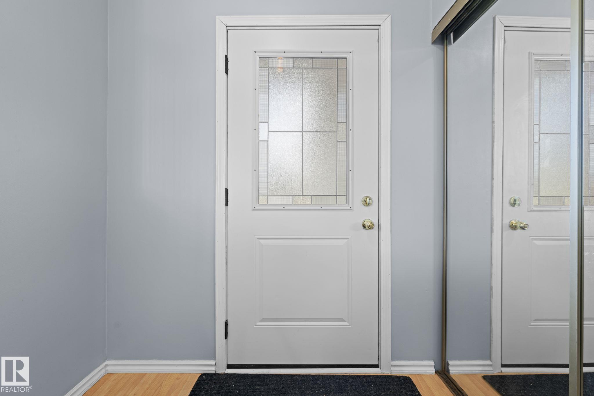 Photo 11 at 10458 14 Avenue NW, Bearspaw, Edmonton