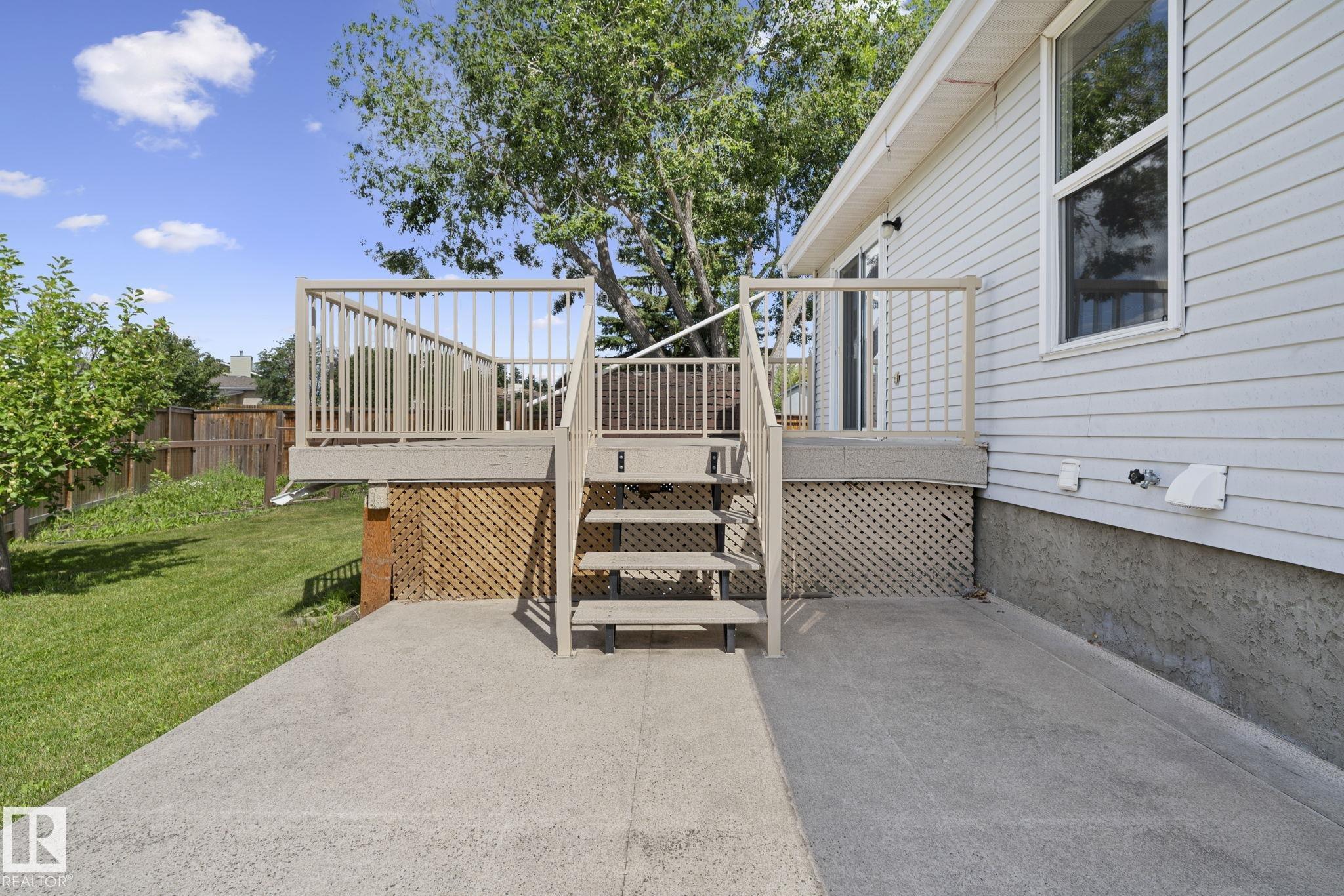 Photo 8 at 10458 14 Avenue NW, Bearspaw, Edmonton