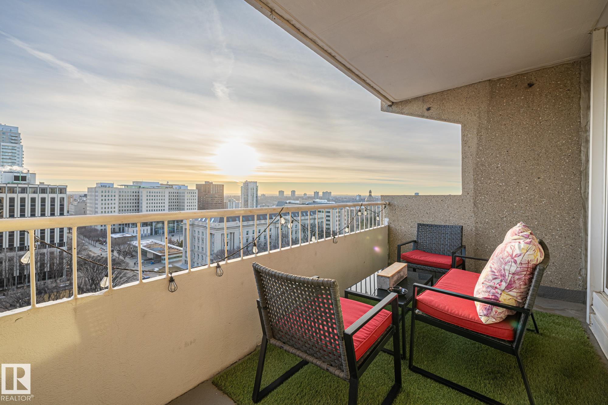 Photo 11 at 1502 - 9909 110 Street NW, Wîhkwêntôwin, Edmonton