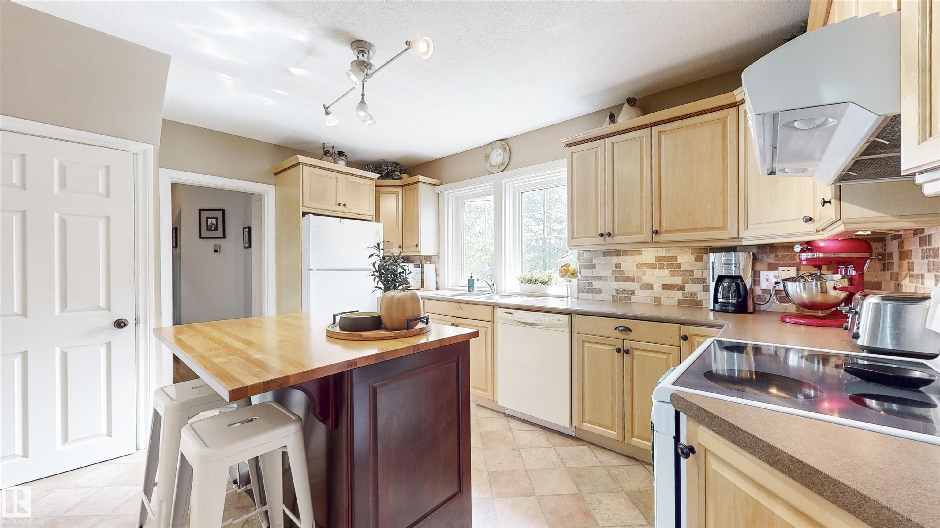 Photo 6 at 53506 Rge Rd 271, None, Rural Parkland County